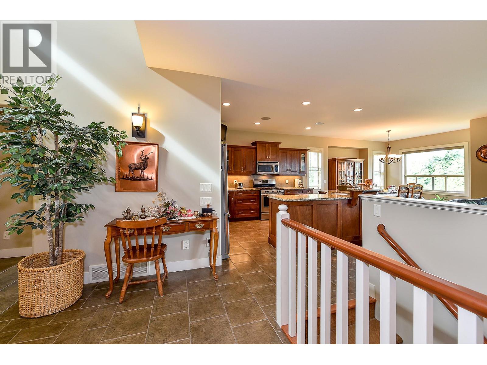 Picture for Unit #8, 2450 Selkirk  Drive https://www.cirrealty.ca/reb/bc/5/10365945_25.jpg