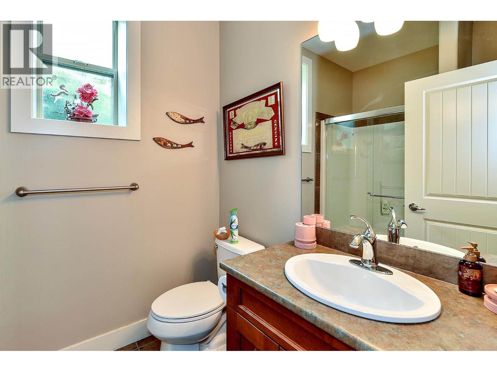 Picture for Unit #8, 2450 Selkirk  Drive https://www.cirrealty.ca/reb/bc/5/10365945_34.jpg