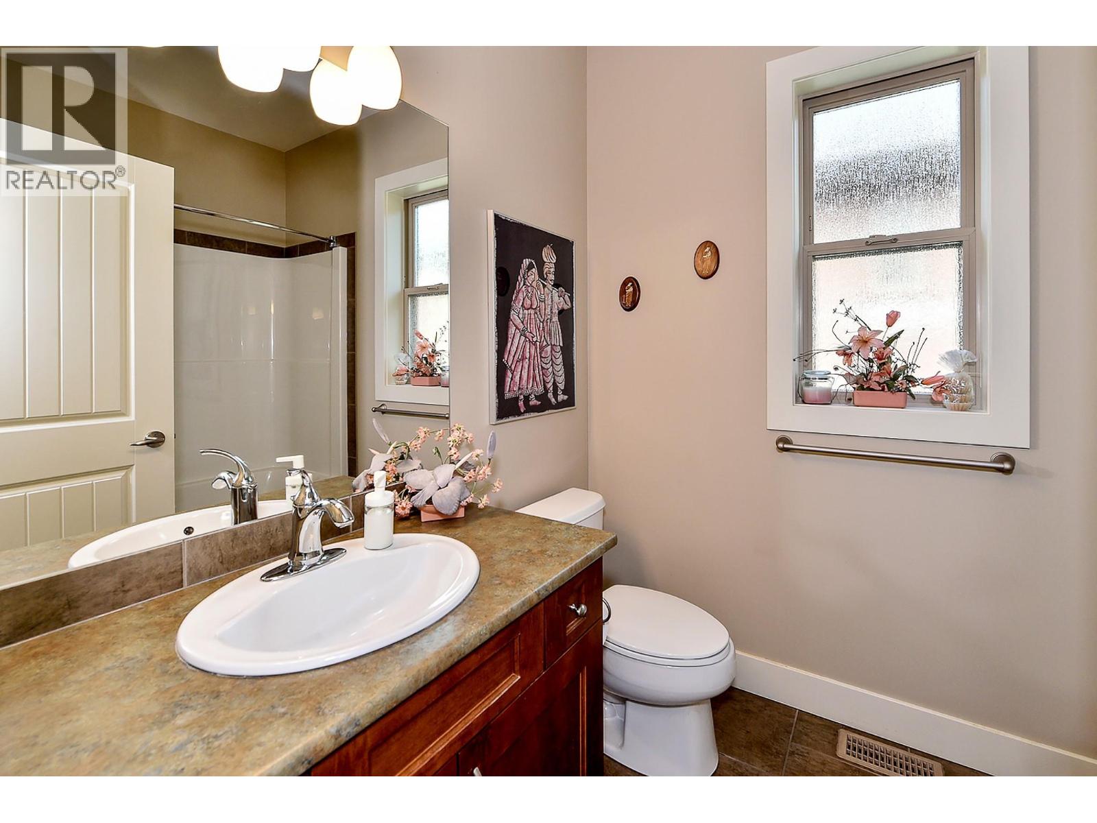 Picture for Unit #8, 2450 Selkirk  Drive https://www.cirrealty.ca/reb/bc/5/10365945_8.jpg