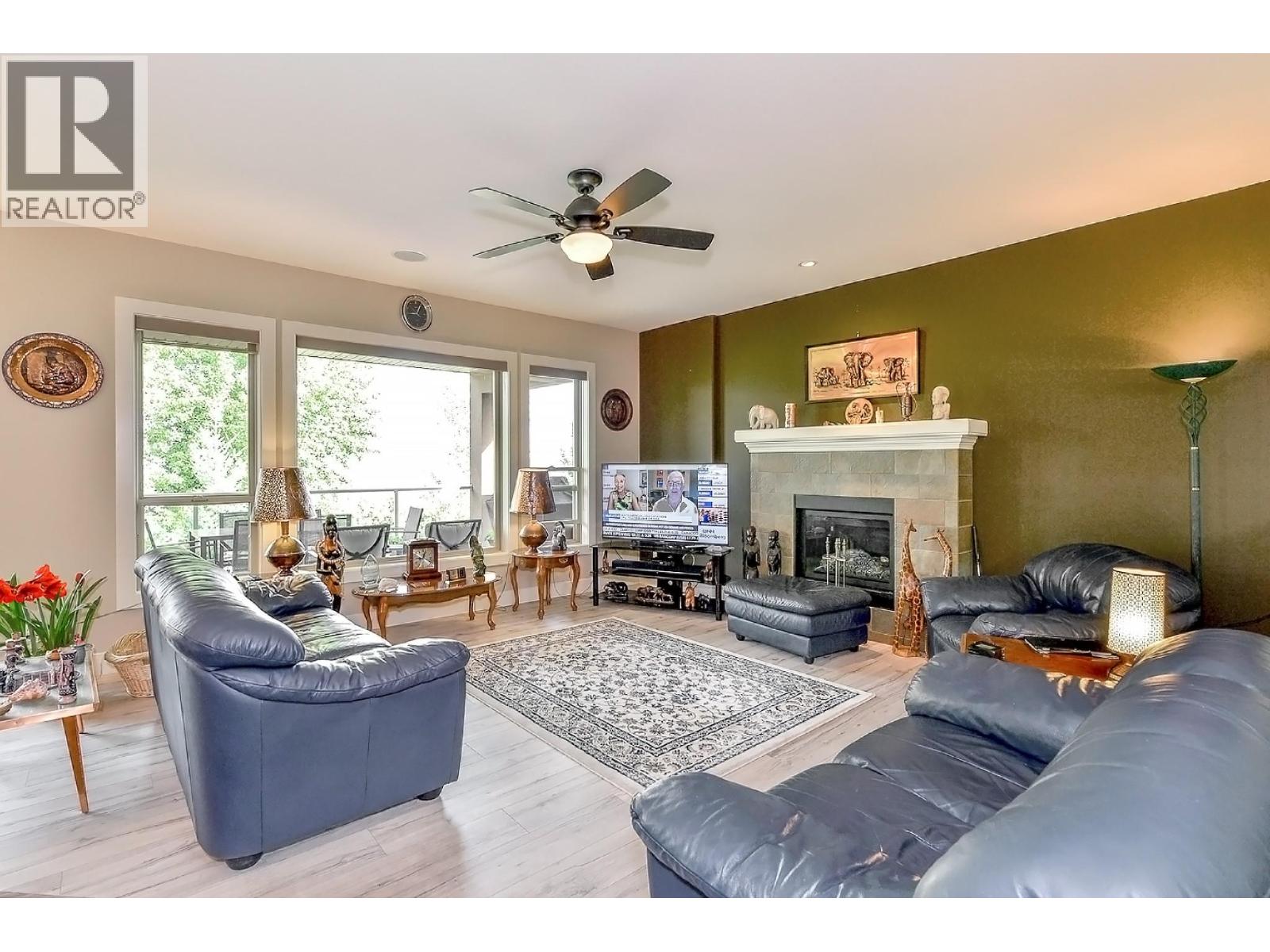 Picture for Unit #8, 2450 Selkirk  Drive https://www.cirrealty.ca/reb/bc/5/10365945_9.jpg