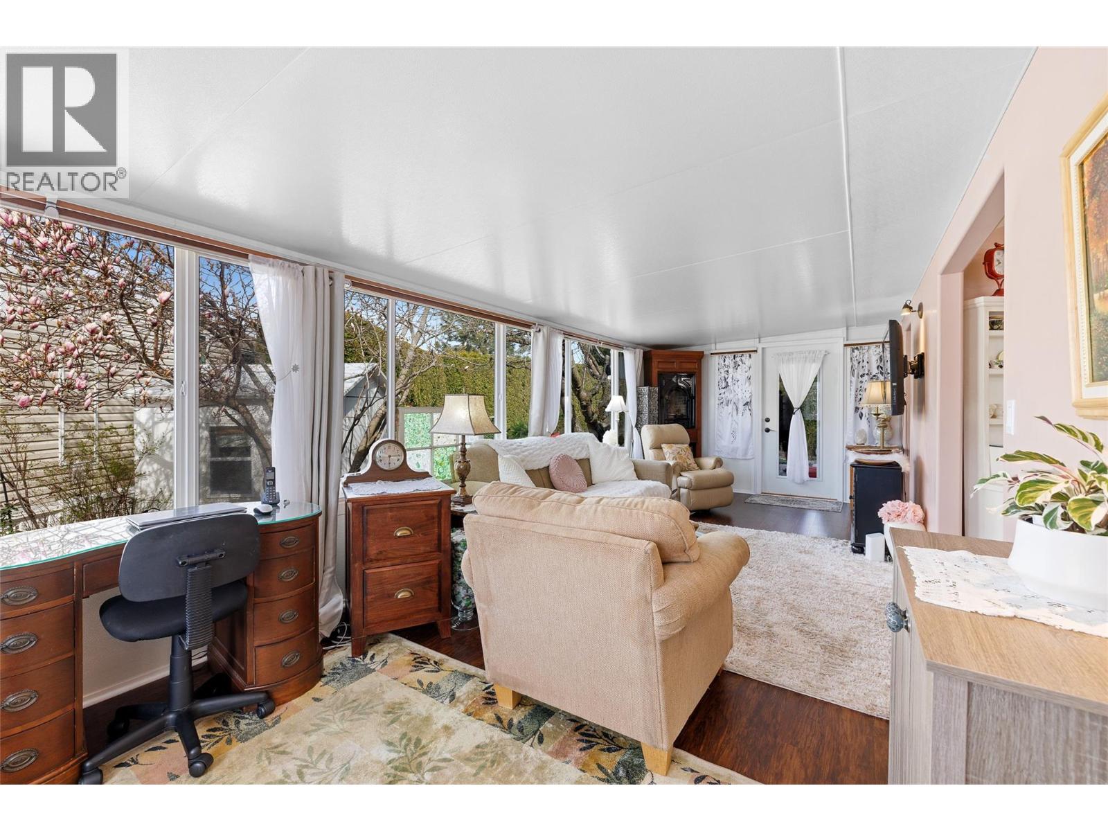 Picture for Unit #348, 415 Commonwealth  Road https://www.cirrealty.ca/reb/bc/5/10366045_17.jpg