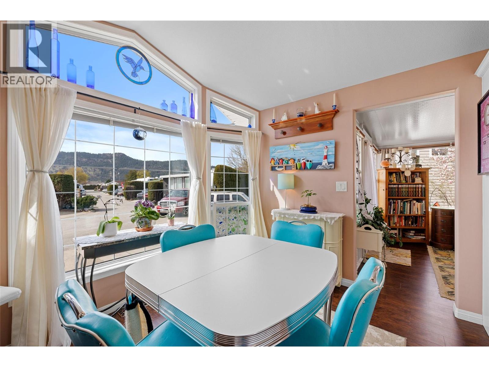 Picture for Unit #348, 415 Commonwealth  Road https://www.cirrealty.ca/reb/bc/5/10366045_26.jpg