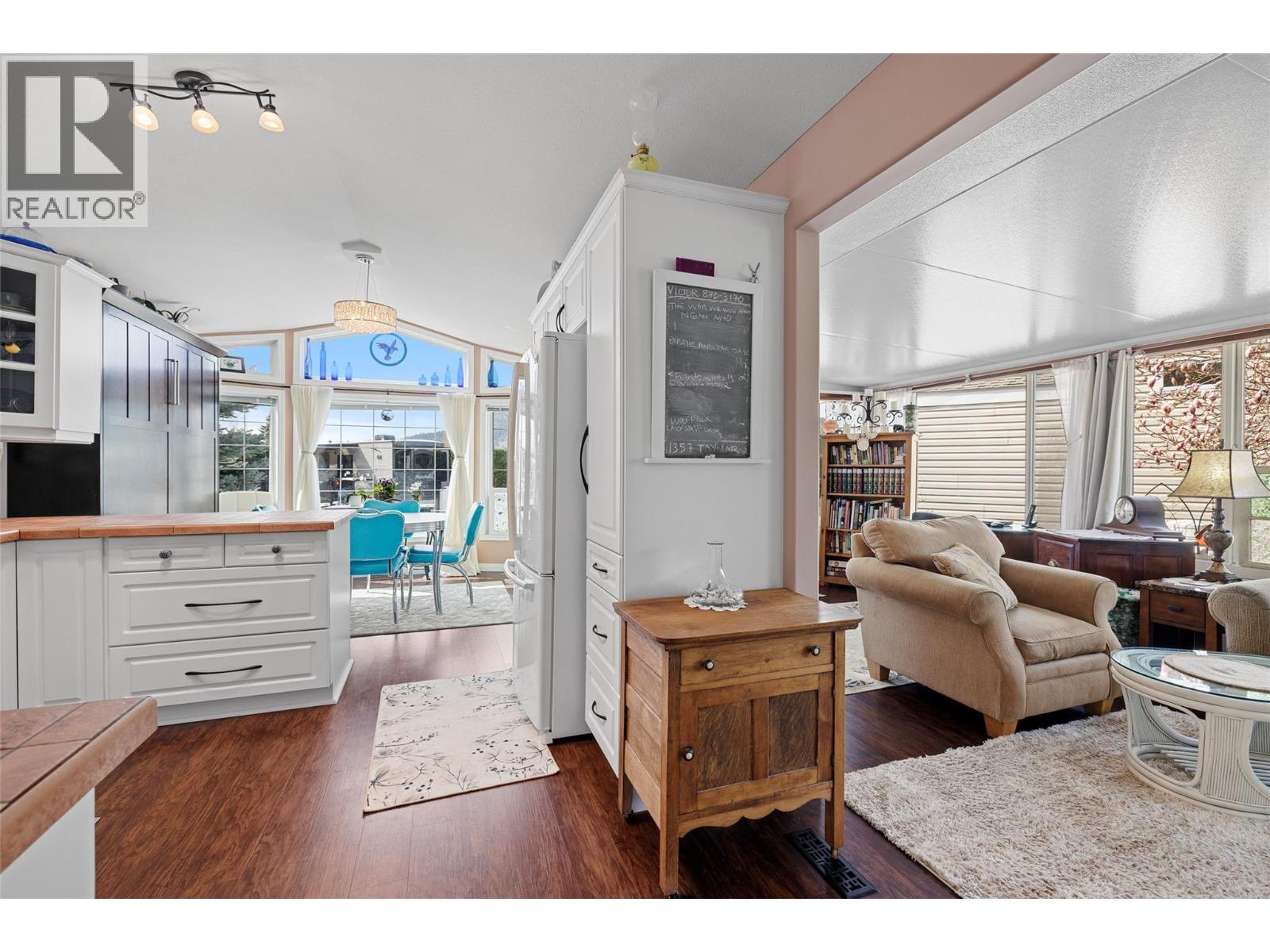 Picture for Unit #348, 415 Commonwealth  Road https://www.cirrealty.ca/reb/bc/5/10366045_28.jpg