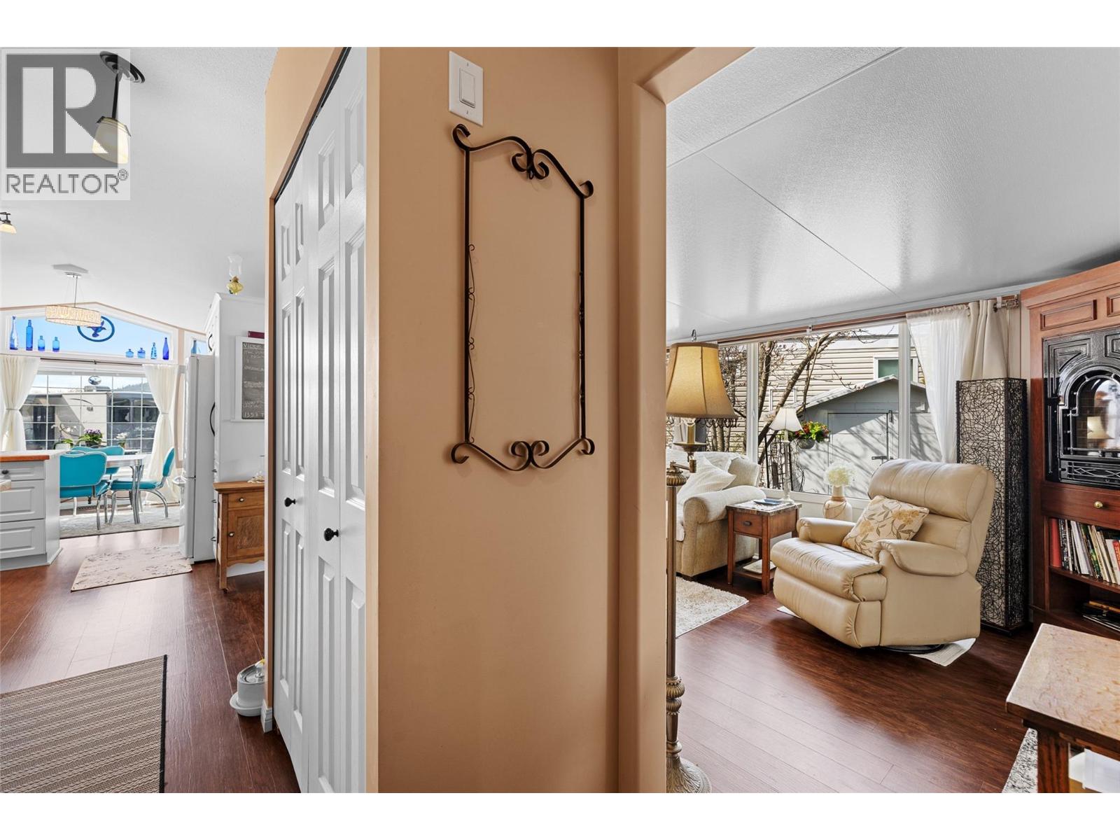 Picture for Unit #348, 415 Commonwealth  Road https://www.cirrealty.ca/reb/bc/5/10366045_32.jpg