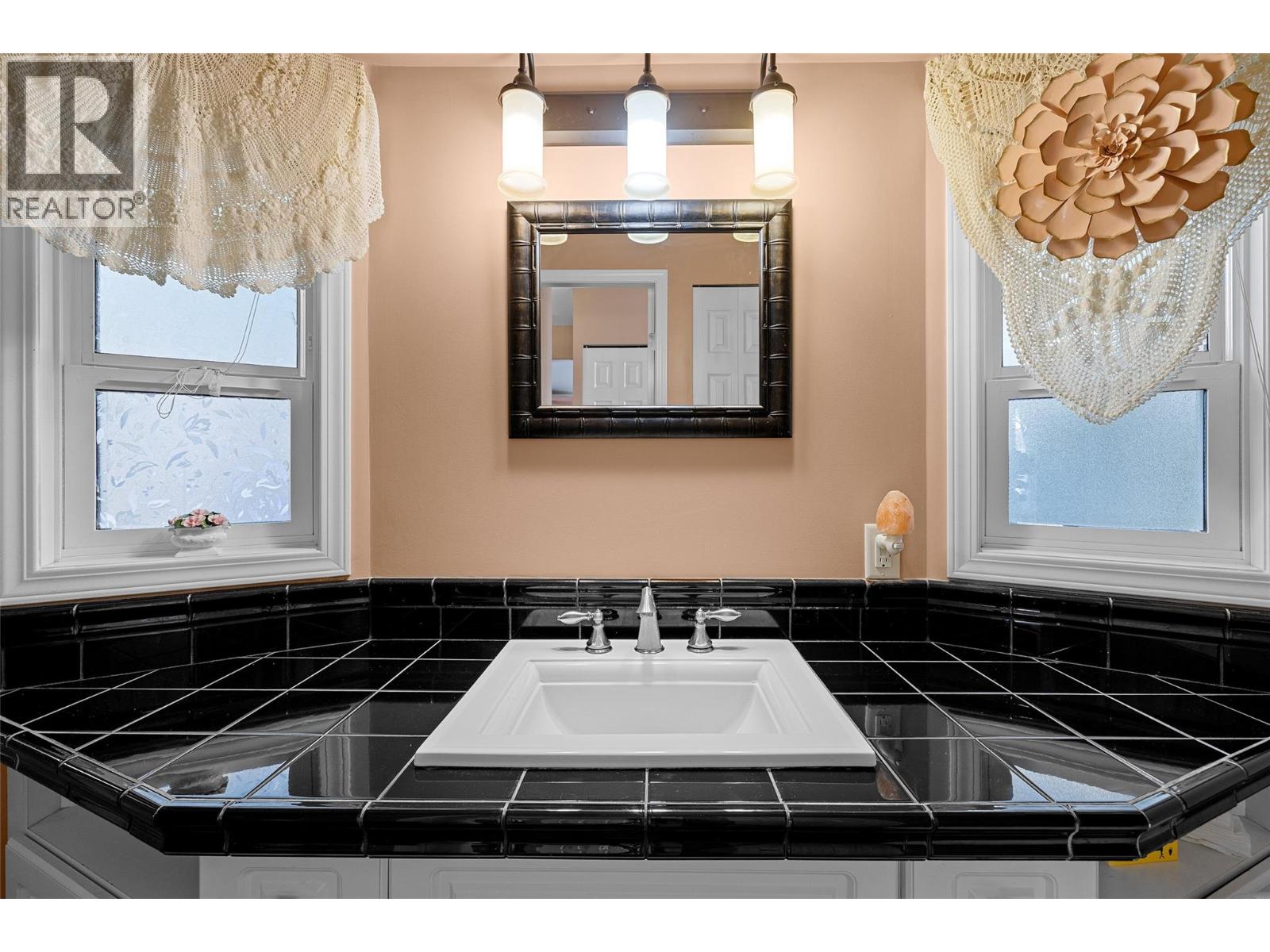 Picture for Unit #348, 415 Commonwealth  Road https://www.cirrealty.ca/reb/bc/5/10366045_37.jpg