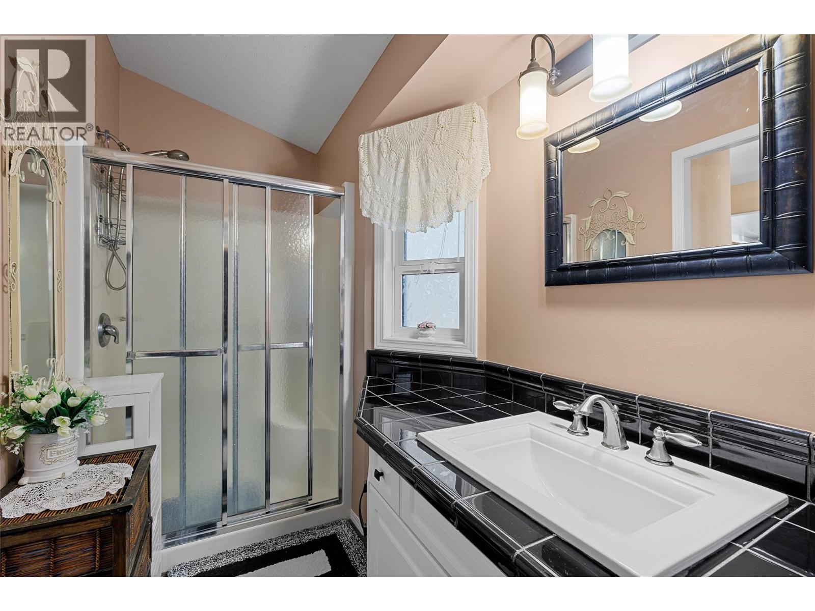 Picture for Unit #348, 415 Commonwealth  Road https://www.cirrealty.ca/reb/bc/5/10366045_38.jpg