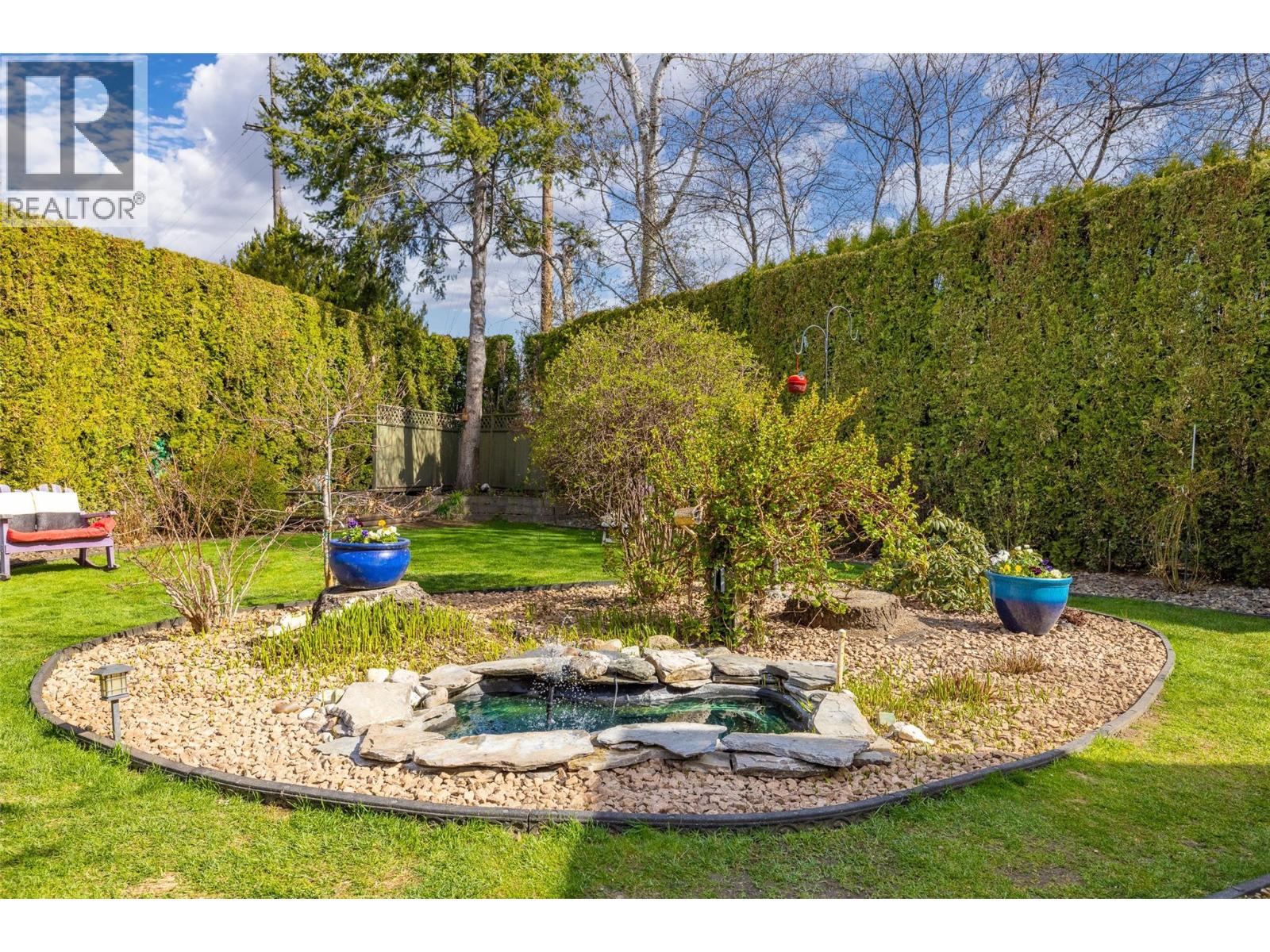 Picture for Unit #348, 415 Commonwealth  Road https://www.cirrealty.ca/reb/bc/5/10366045_43.jpg