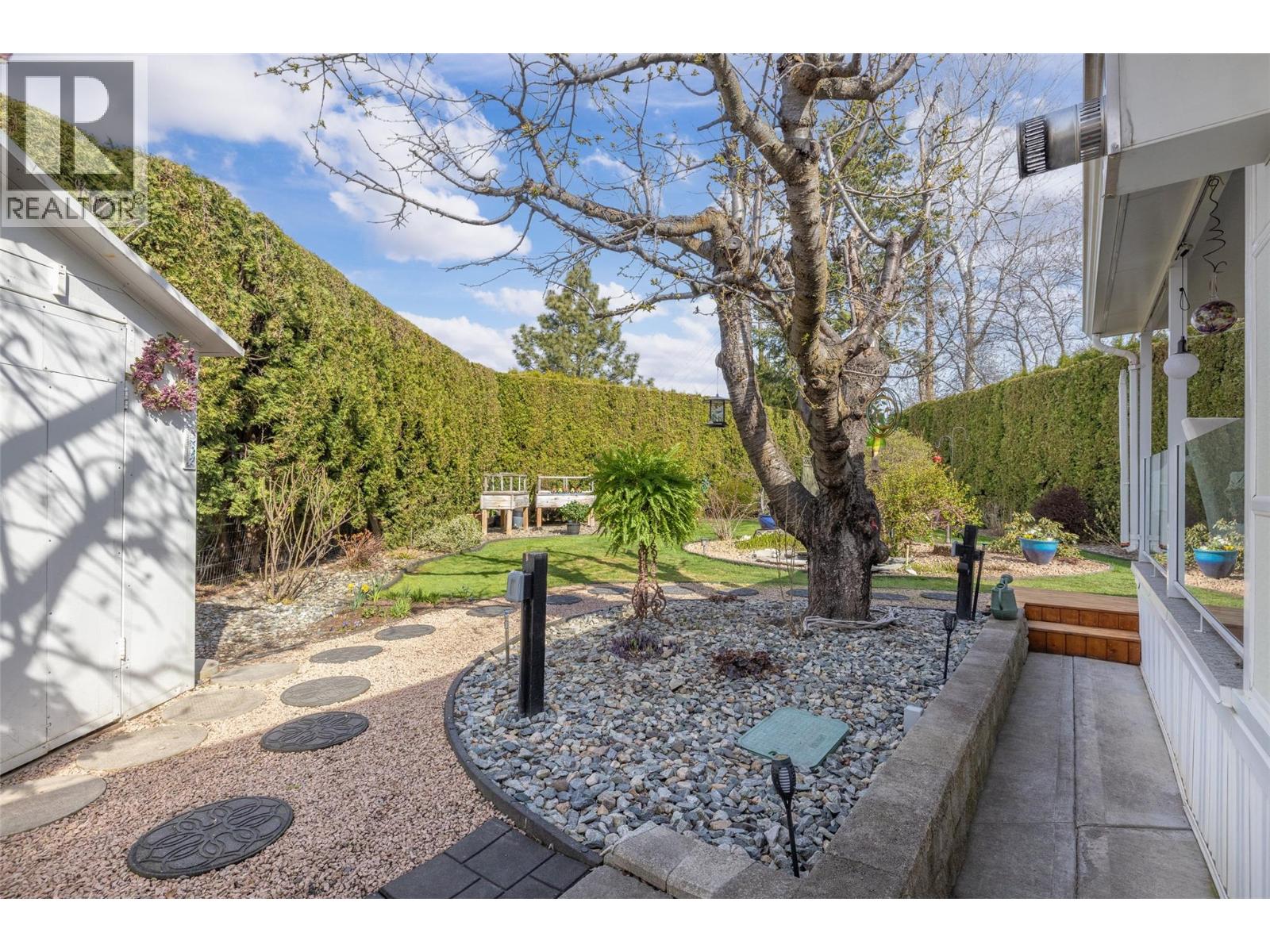 Picture for Unit #348, 415 Commonwealth  Road https://www.cirrealty.ca/reb/bc/5/10366045_44.jpg