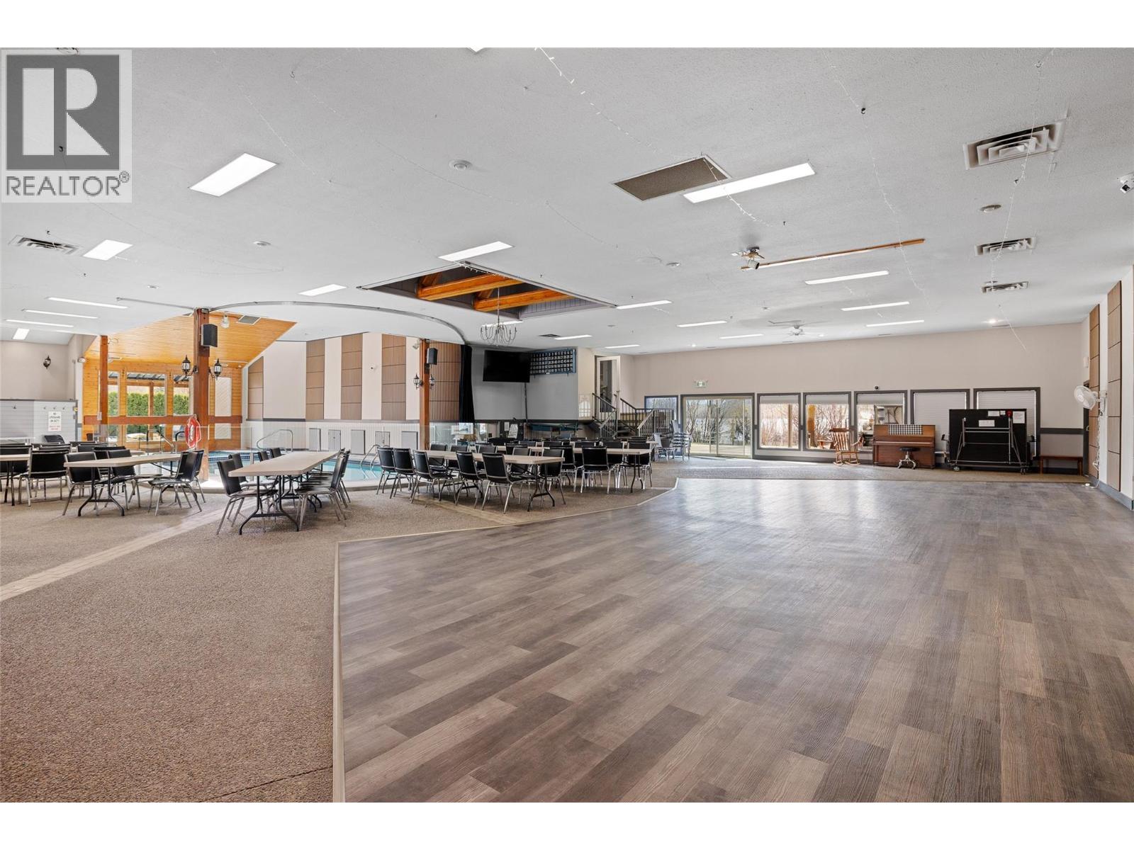 Picture for Unit #348, 415 Commonwealth  Road https://www.cirrealty.ca/reb/bc/5/10366045_45.jpg