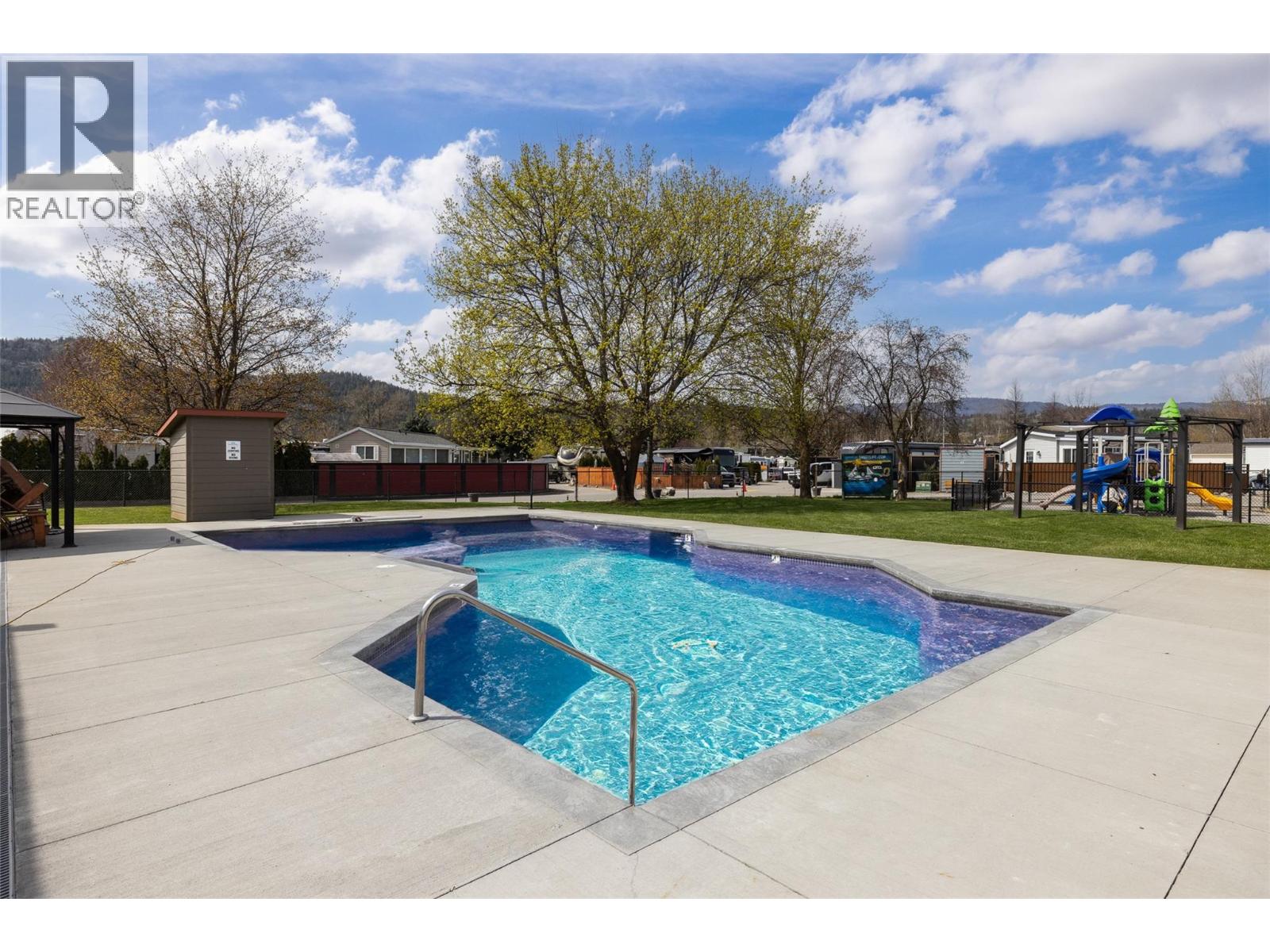 Picture for Unit #348, 415 Commonwealth  Road https://www.cirrealty.ca/reb/bc/5/10366045_61.jpg