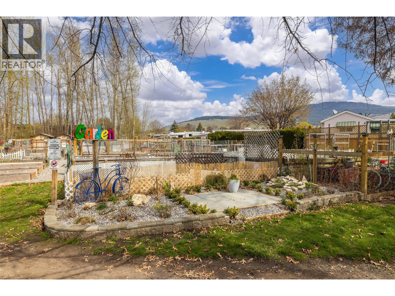 Picture for Unit #348, 415 Commonwealth  Road https://www.cirrealty.ca/reb/bc/5/10366045_63.jpg