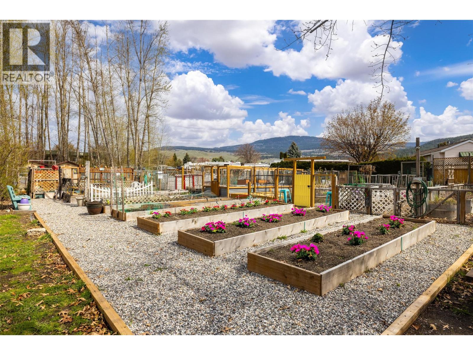 Picture for Unit #348, 415 Commonwealth  Road https://www.cirrealty.ca/reb/bc/5/10366045_64.jpg