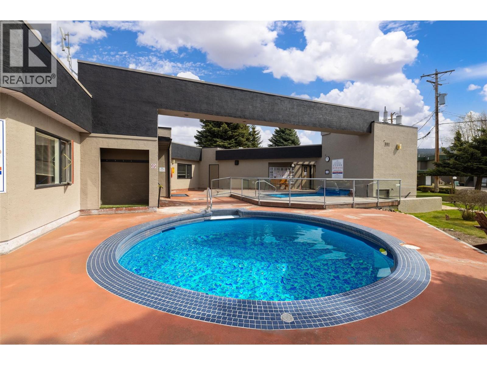 Picture for Unit #348, 415 Commonwealth  Road https://www.cirrealty.ca/reb/bc/5/10366045_66.jpg