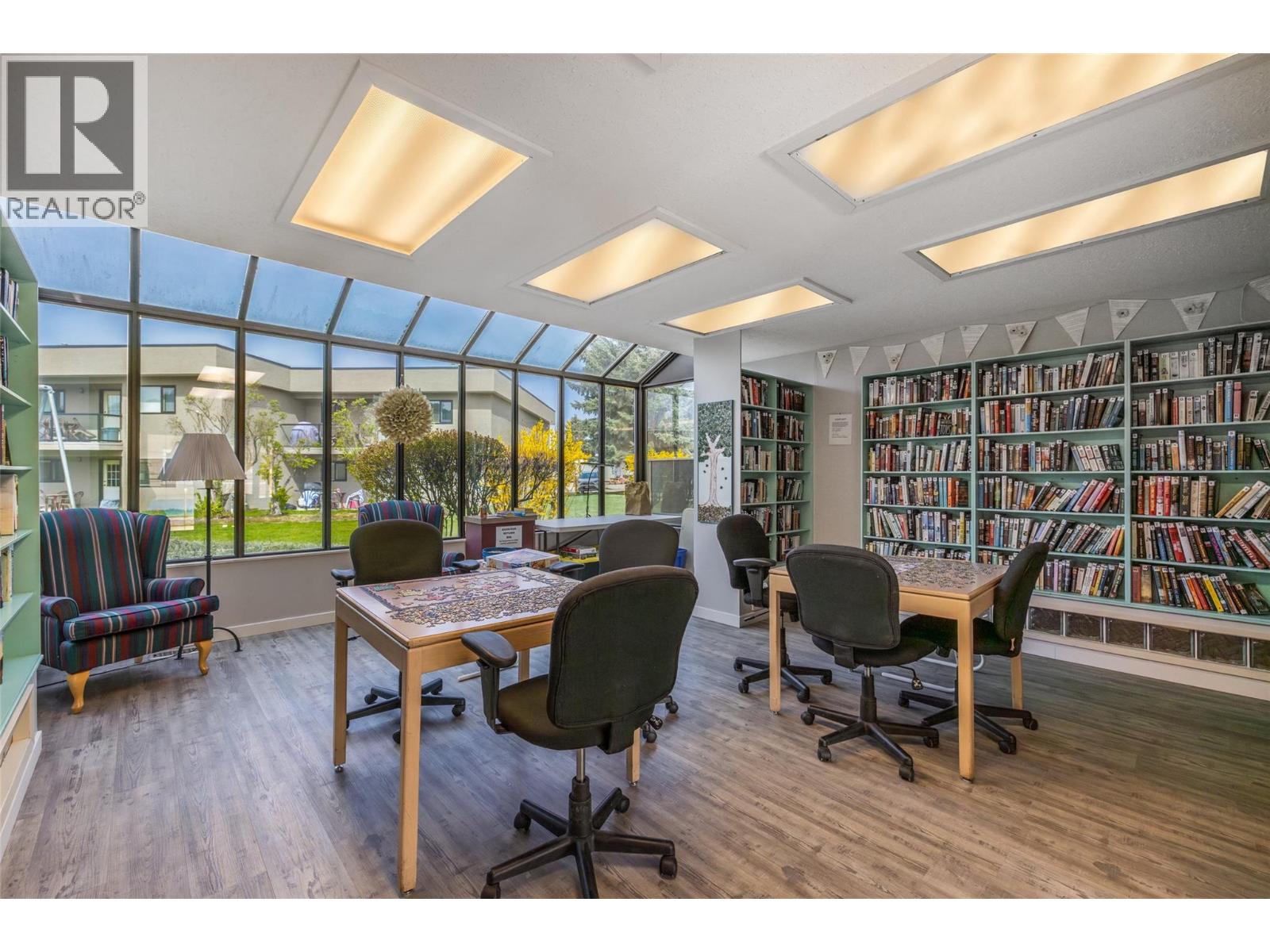 Picture for Unit #348, 415 Commonwealth  Road https://www.cirrealty.ca/reb/bc/5/10366045_68.jpg