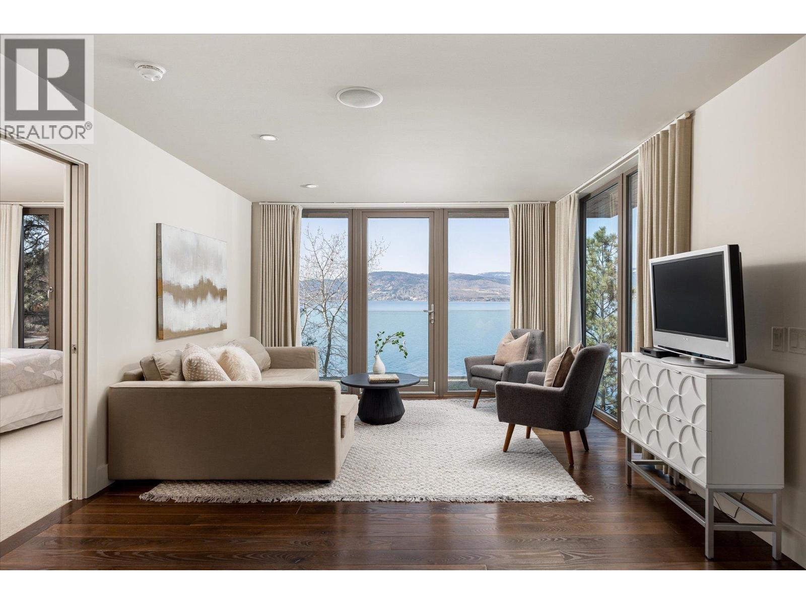 Picture for 5560 Lakeshore  Road https://www.cirrealty.ca/reb/bc/5/10366095_29.jpg