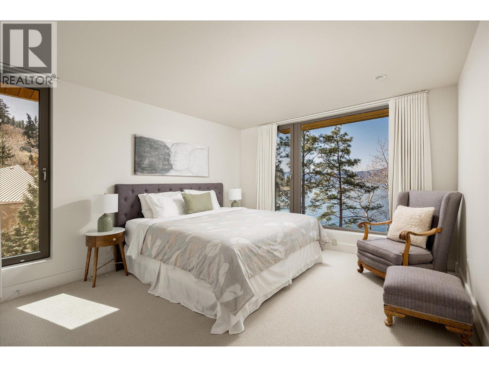 Picture for 5560 Lakeshore  Road https://www.cirrealty.ca/reb/bc/5/10366095_31.jpg