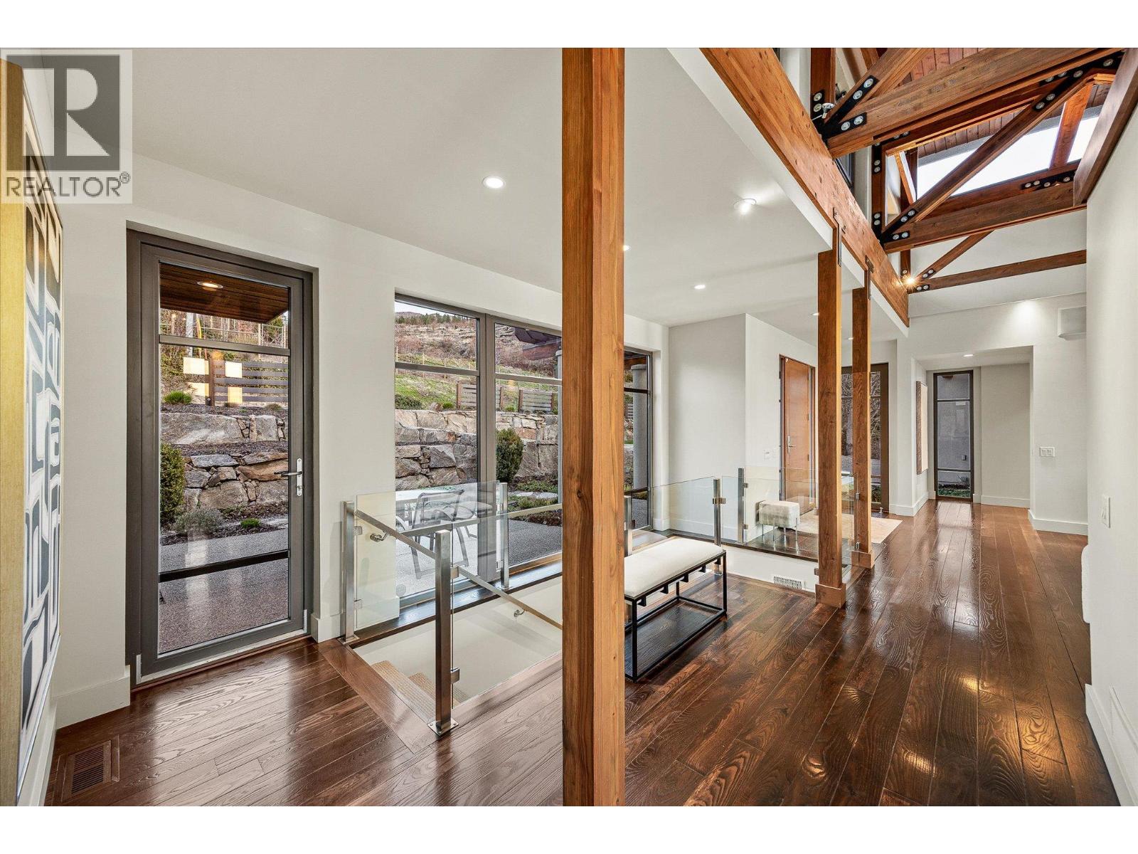 Picture for 5560 Lakeshore  Road https://www.cirrealty.ca/reb/bc/5/10366095_34.jpg