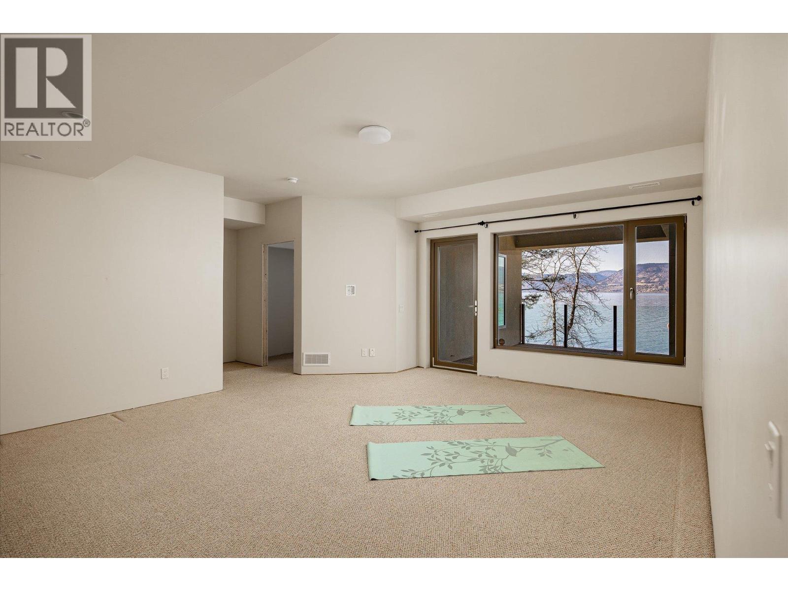 Picture for 5560 Lakeshore  Road https://www.cirrealty.ca/reb/bc/5/10366095_45.jpg