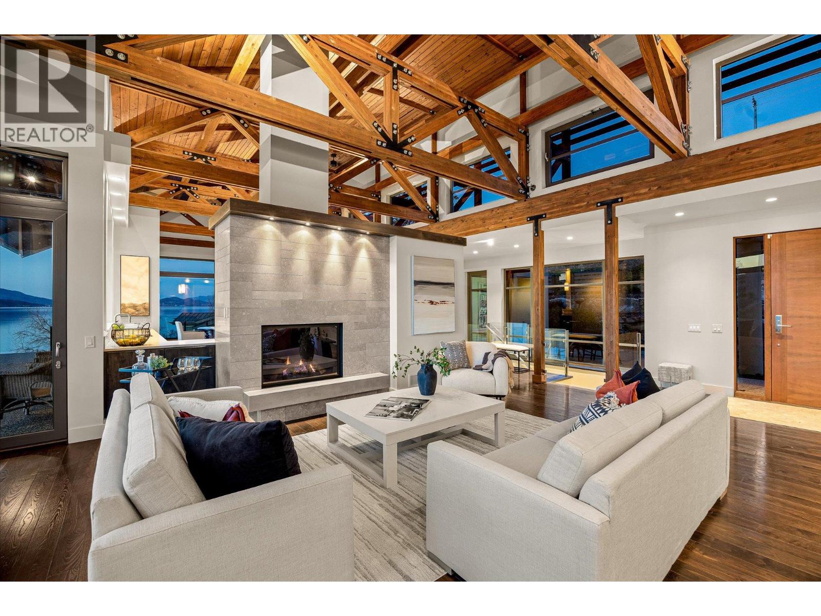 Picture for 5560 Lakeshore  Road https://www.cirrealty.ca/reb/bc/5/10366095_57.jpg