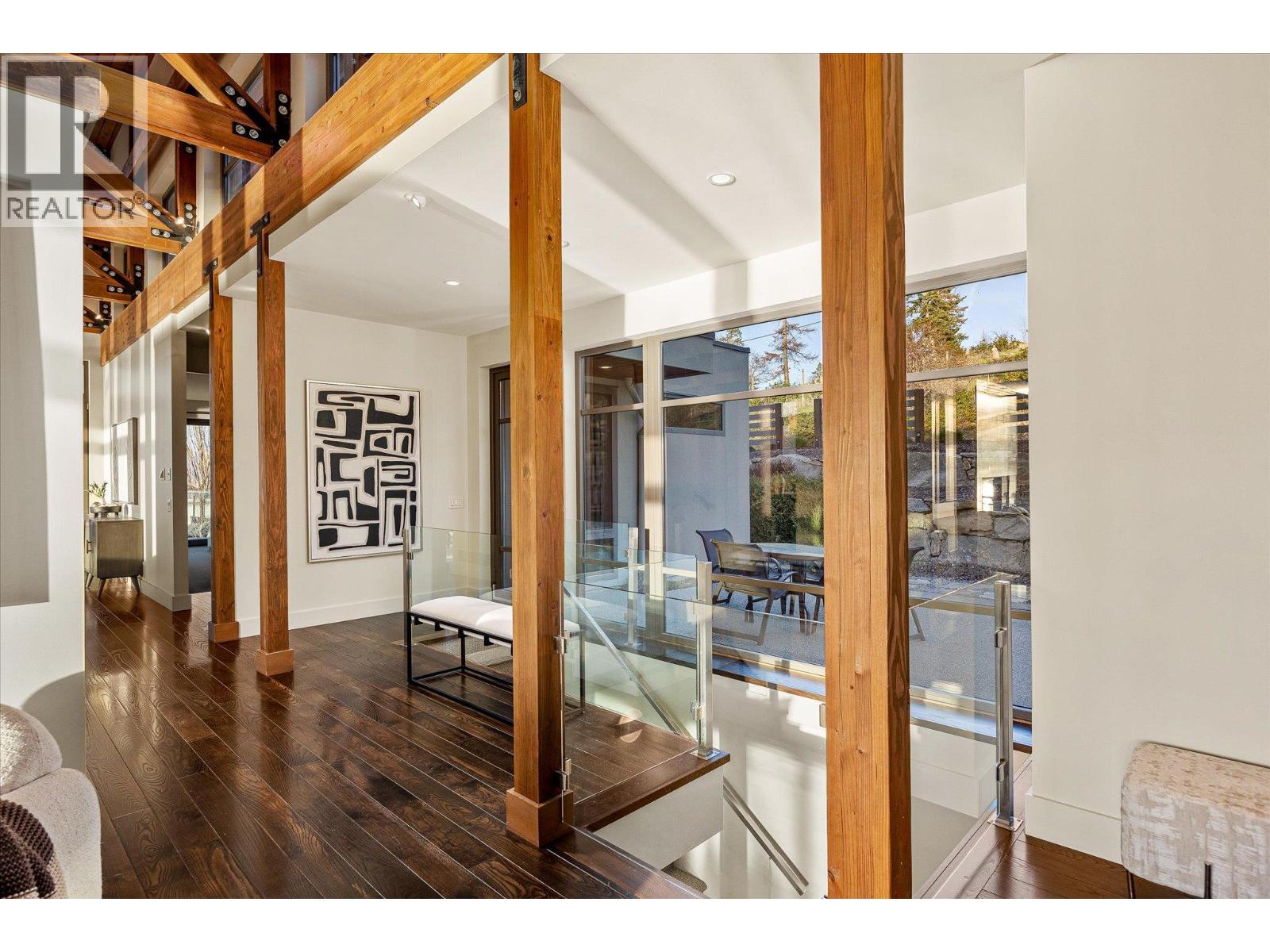 Picture for 5560 Lakeshore  Road https://www.cirrealty.ca/reb/bc/5/10366095_58.jpg