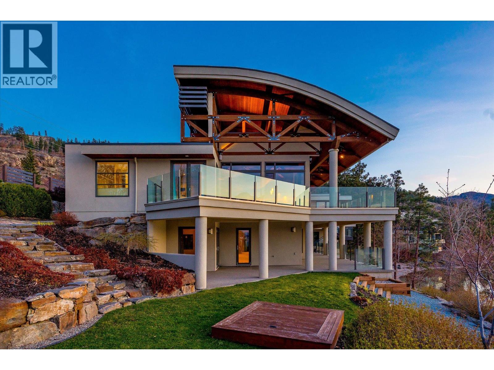 Picture for 5560 Lakeshore  Road https://www.cirrealty.ca/reb/bc/5/10366095_64.jpg