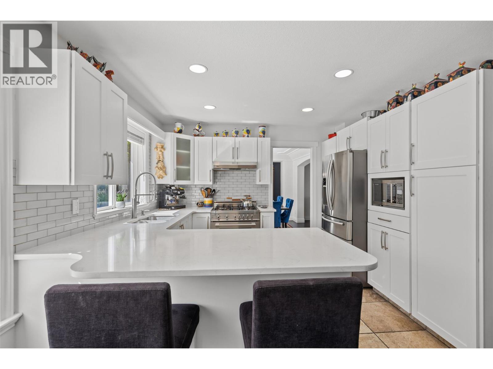 Picture for 3016 Lakeview Cove  Road https://www.cirrealty.ca/reb/bc/5/10366125_10.jpg