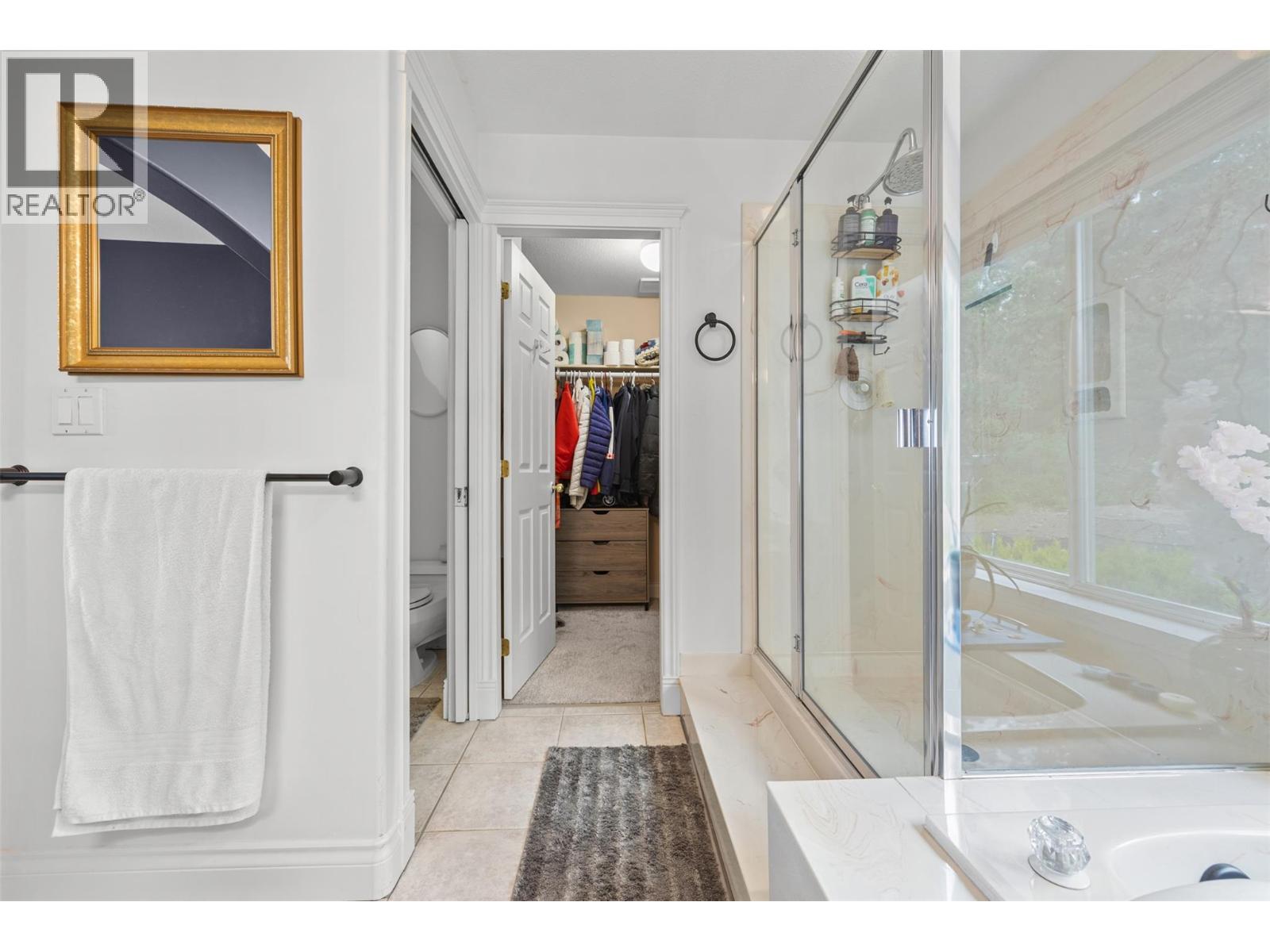 Picture for 3016 Lakeview Cove  Road https://www.cirrealty.ca/reb/bc/5/10366125_23.jpg