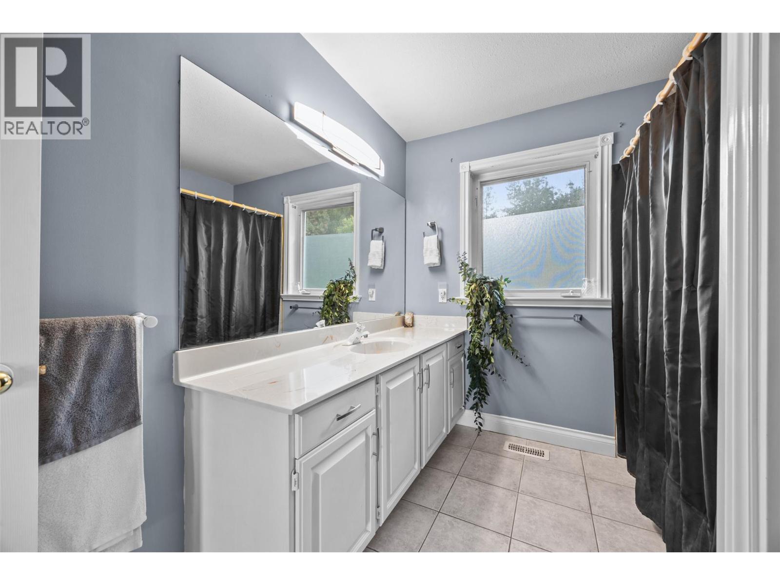 Picture for 3016 Lakeview Cove  Road https://www.cirrealty.ca/reb/bc/5/10366125_26.jpg