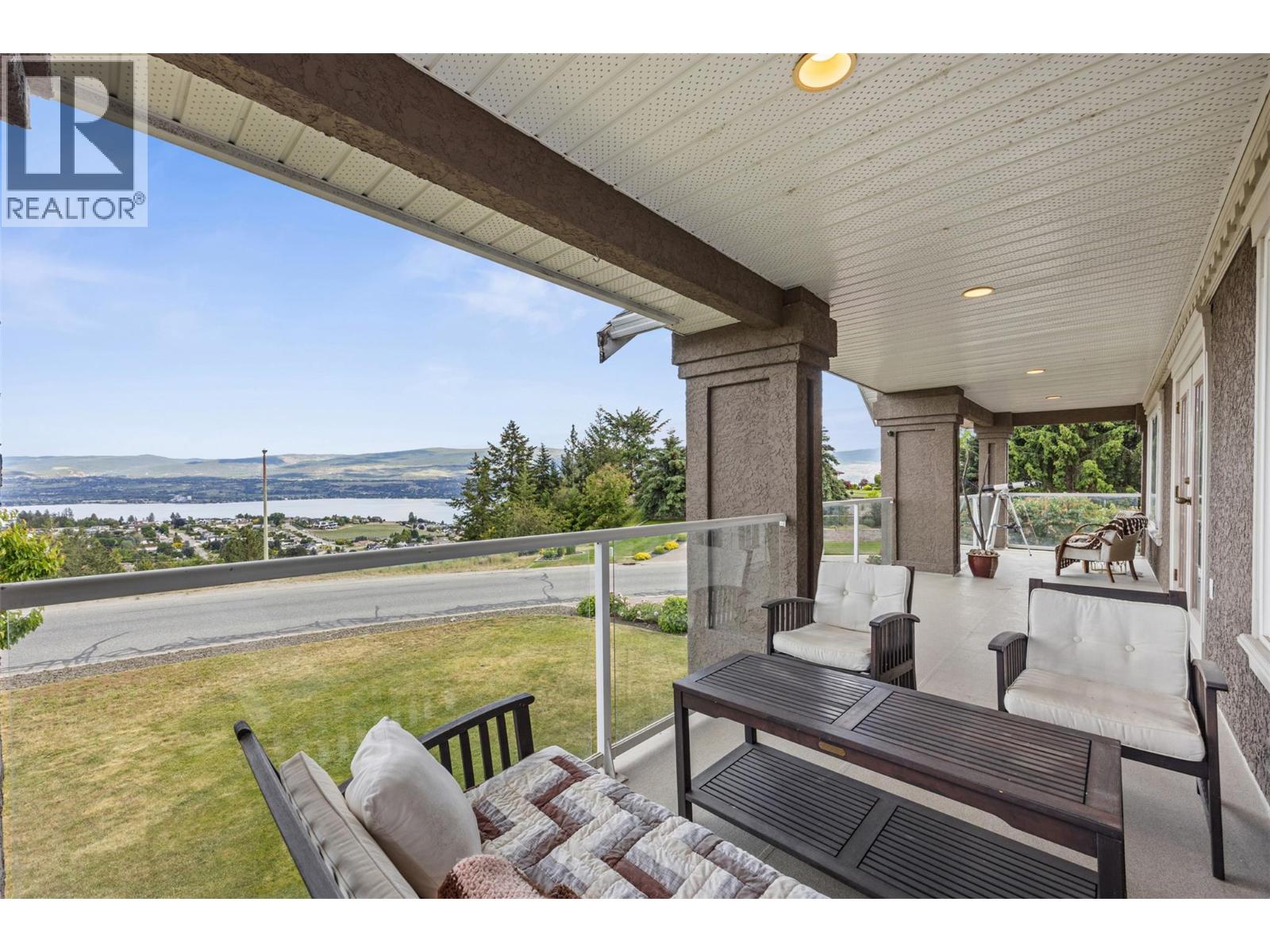 Picture for 3016 Lakeview Cove  Road https://www.cirrealty.ca/reb/bc/5/10366125_30.jpg