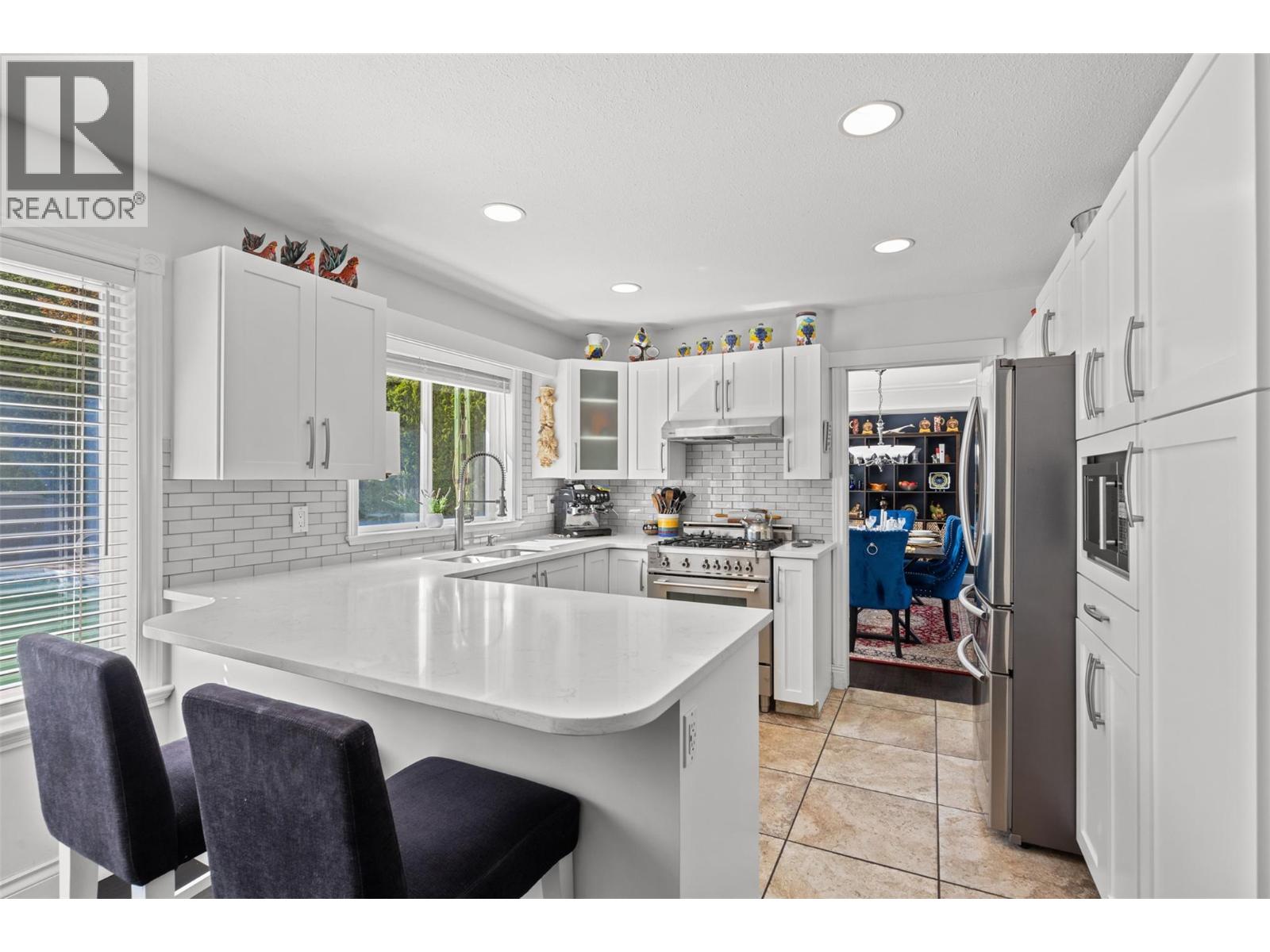 Picture for 3016 Lakeview Cove  Road https://www.cirrealty.ca/reb/bc/5/10366125_9.jpg