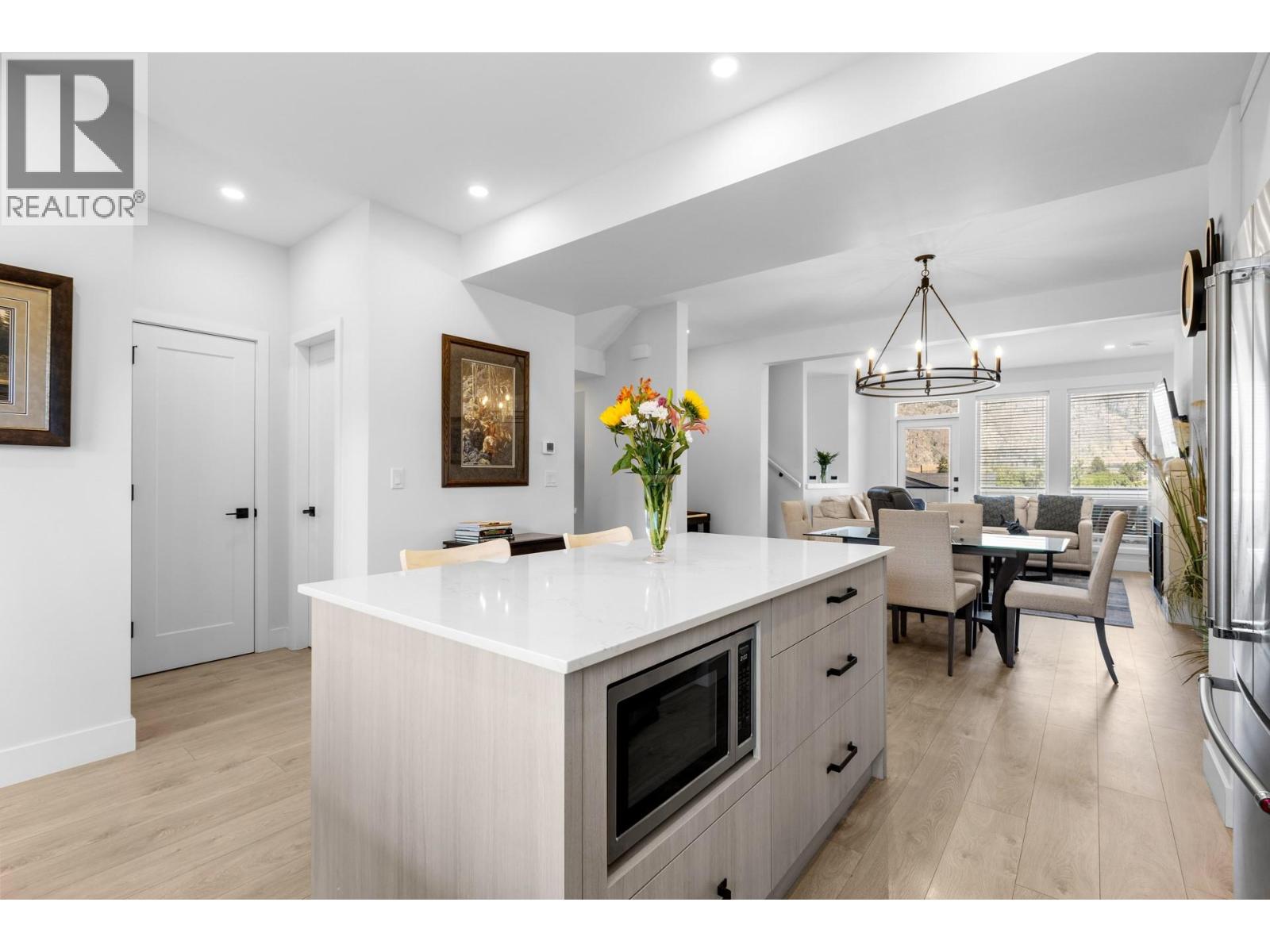 Picture for Unit #48, 8000 Vedette  Drive https://www.cirrealty.ca/reb/bc/5/10366135_10.jpg