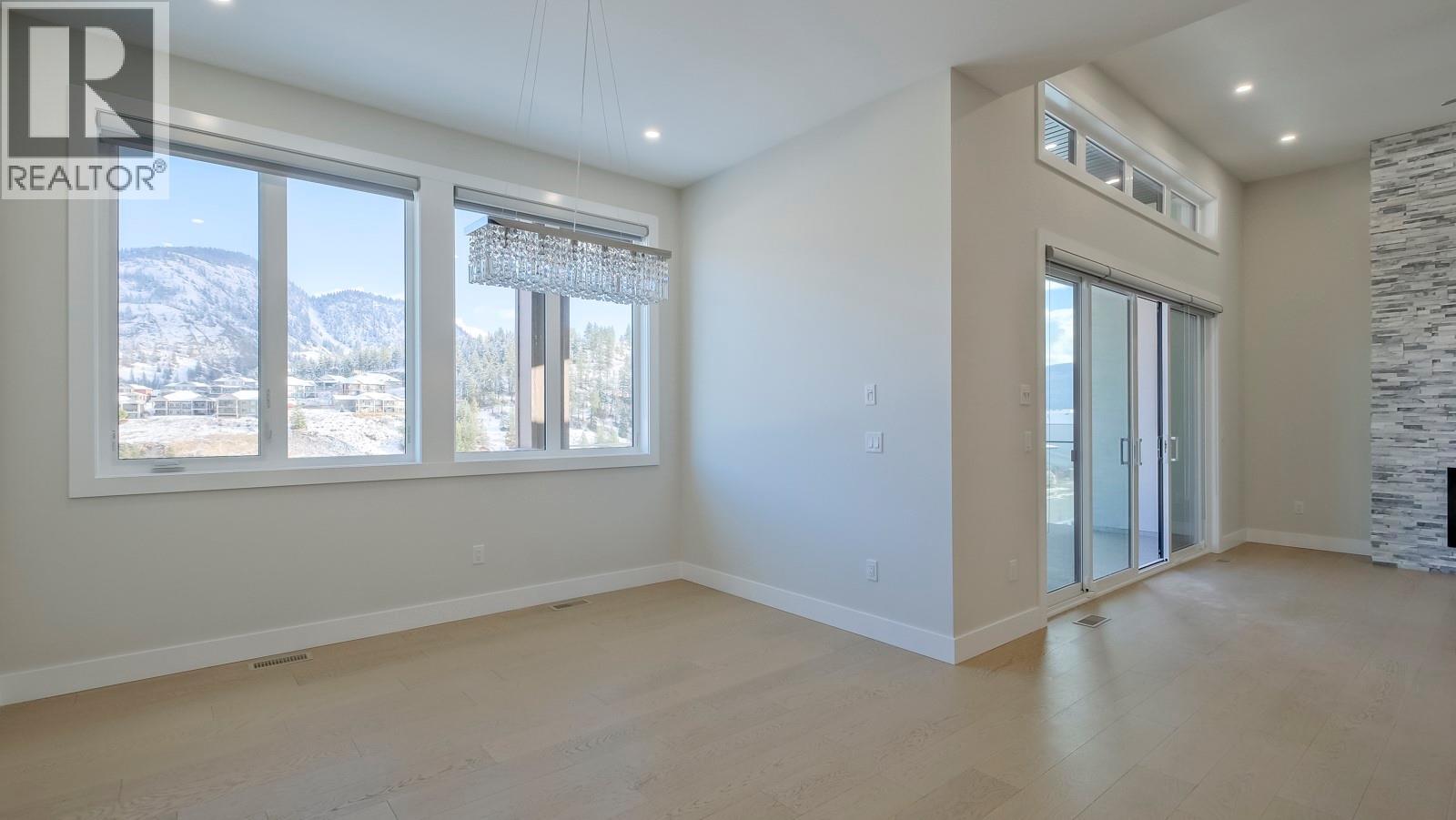 Picture for 937 Royal Troon  Lane https://www.cirrealty.ca/reb/bc/5/10366355_11.jpg