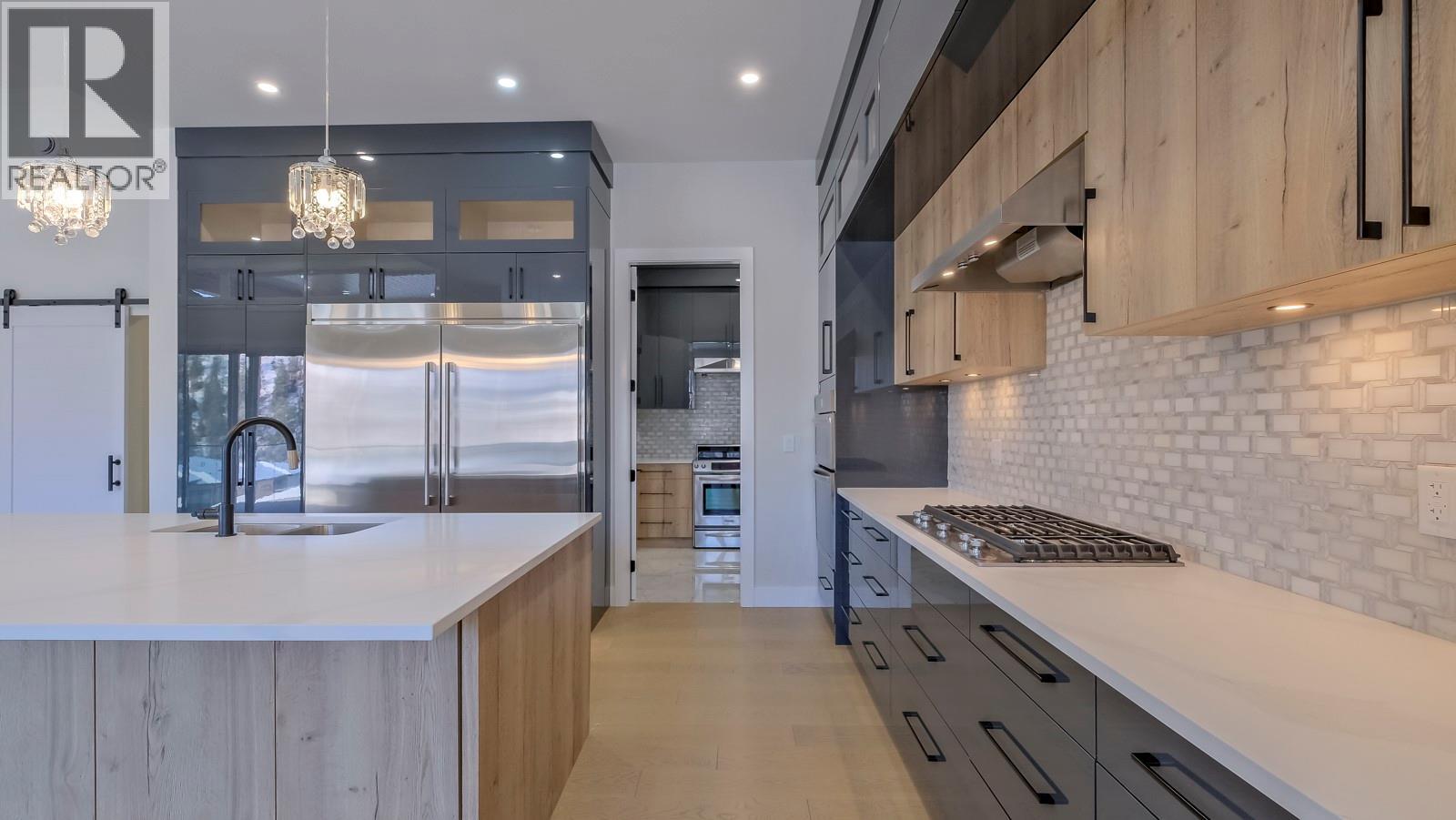 Picture for 937 Royal Troon  Lane https://www.cirrealty.ca/reb/bc/5/10366355_13.jpg