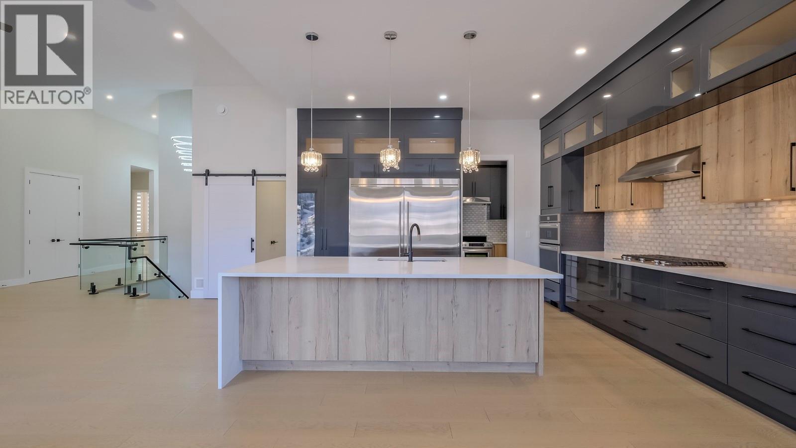 Picture for 937 Royal Troon  Lane https://www.cirrealty.ca/reb/bc/5/10366355_14.jpg
