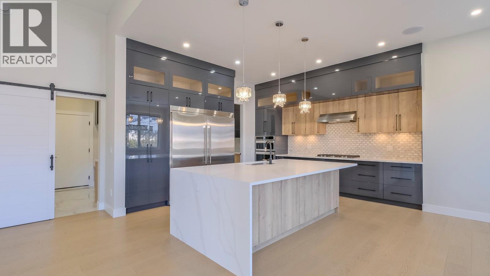 Picture for 937 Royal Troon  Lane https://www.cirrealty.ca/reb/bc/5/10366355_15.jpg
