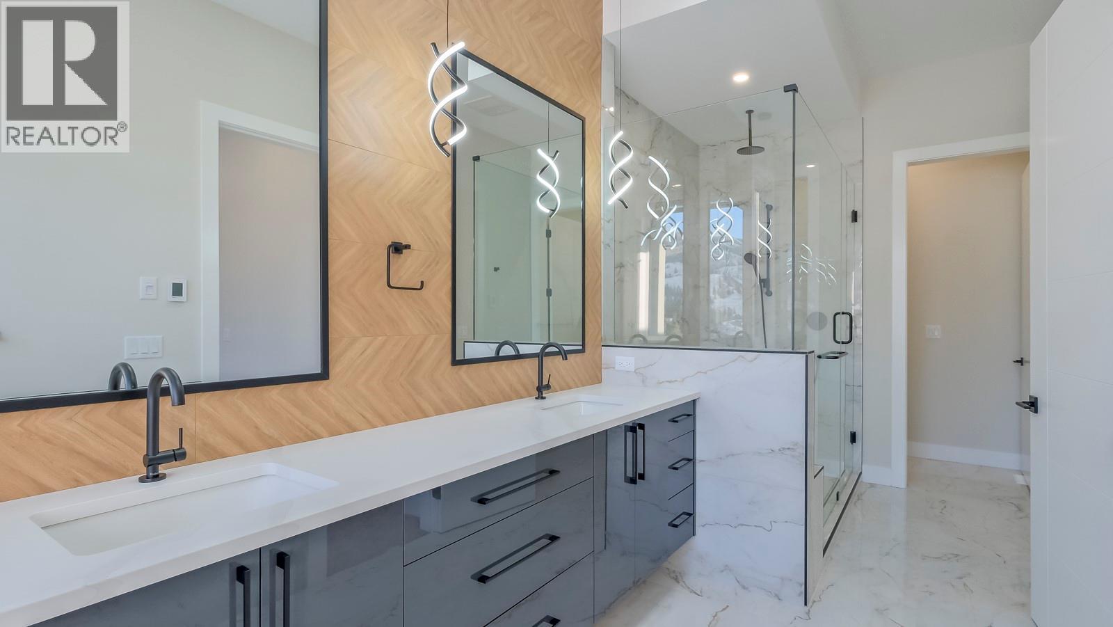 Picture for 937 Royal Troon  Lane https://www.cirrealty.ca/reb/bc/5/10366355_30.jpg
