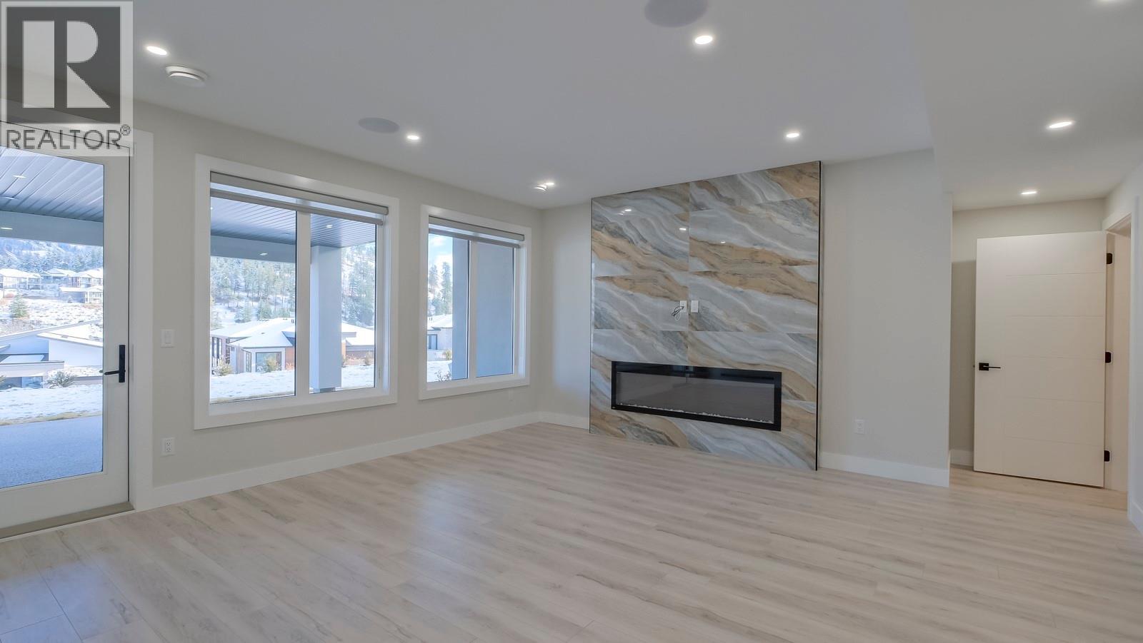 Picture for 937 Royal Troon  Lane https://www.cirrealty.ca/reb/bc/5/10366355_41.jpg