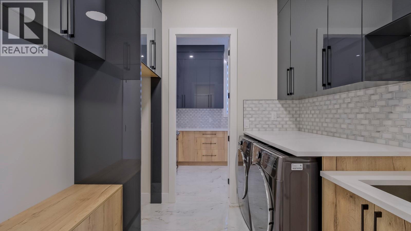 Picture for 937 Royal Troon  Lane https://www.cirrealty.ca/reb/bc/5/10366355_54.jpg