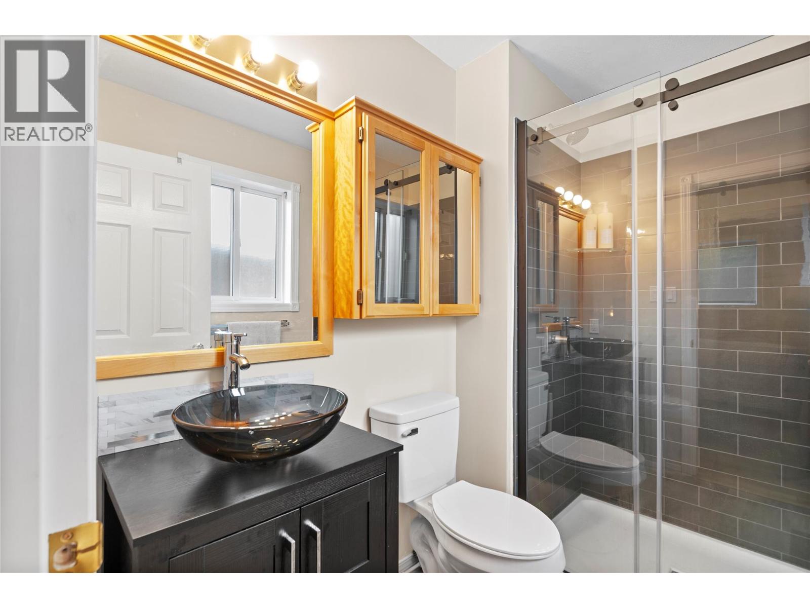 Picture for Unit #120, 1634 Carmi  Avenue https://www.cirrealty.ca/reb/bc/5/10366395_15.jpg