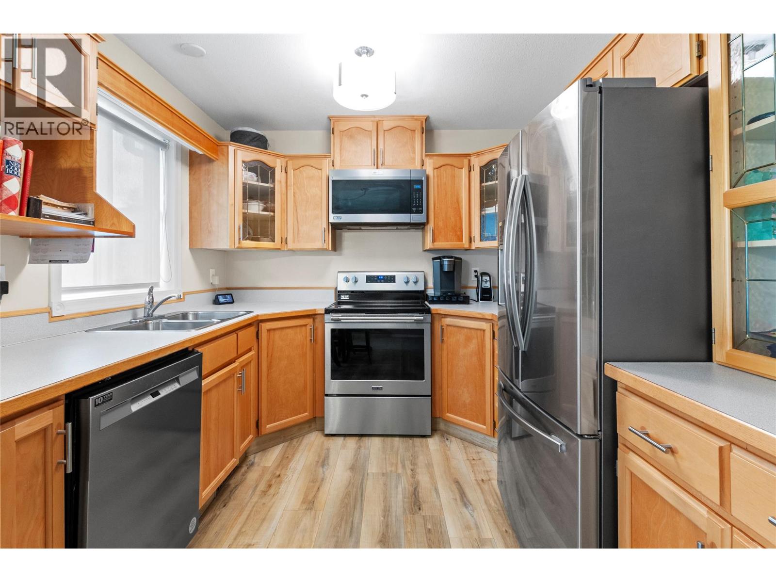 Picture for Unit #120, 1634 Carmi  Avenue https://www.cirrealty.ca/reb/bc/5/10366395_9.jpg