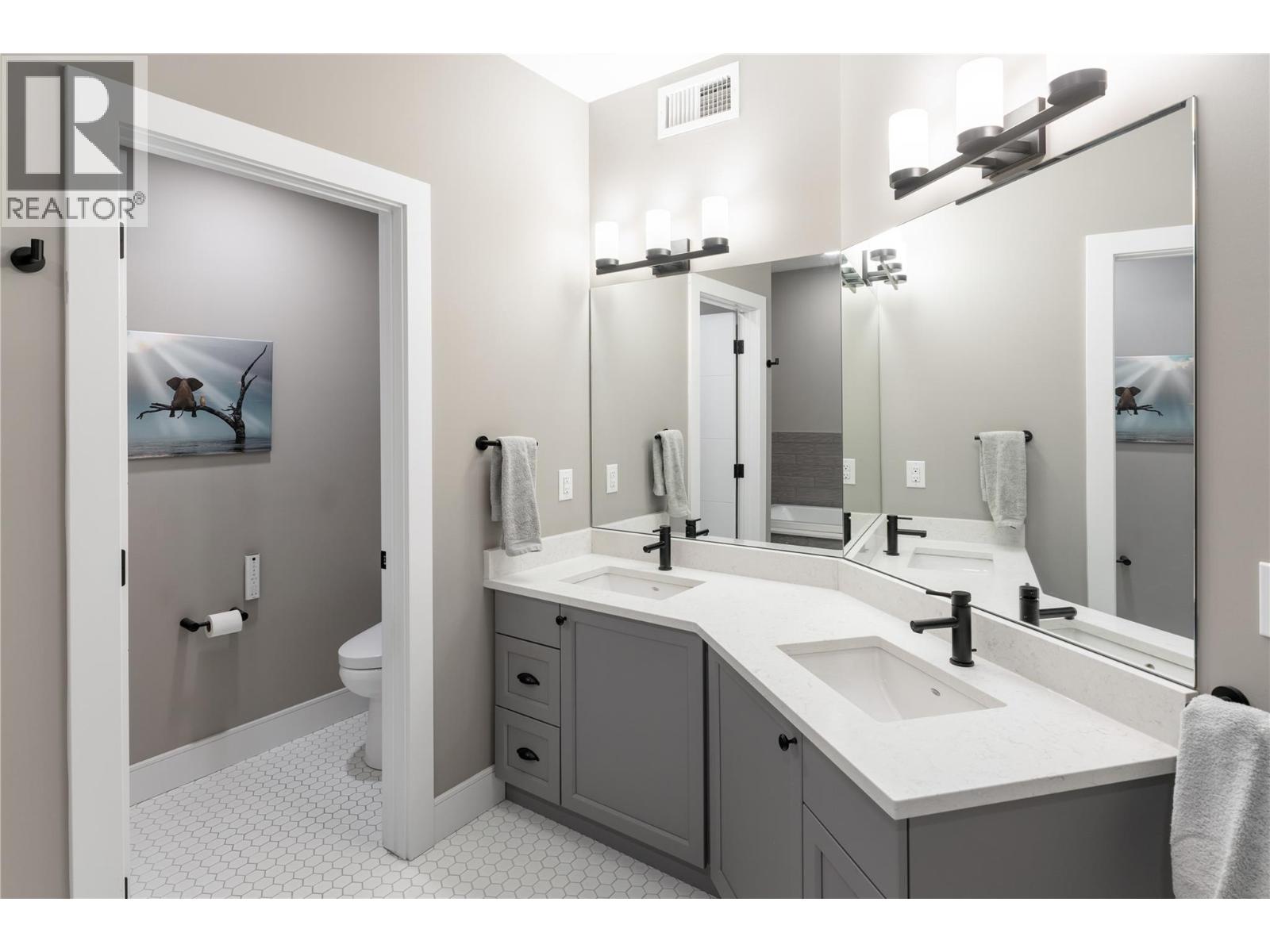 Picture for Unit #501, 529 Truswell  Road https://www.cirrealty.ca/reb/bc/5/10366495_12.jpg