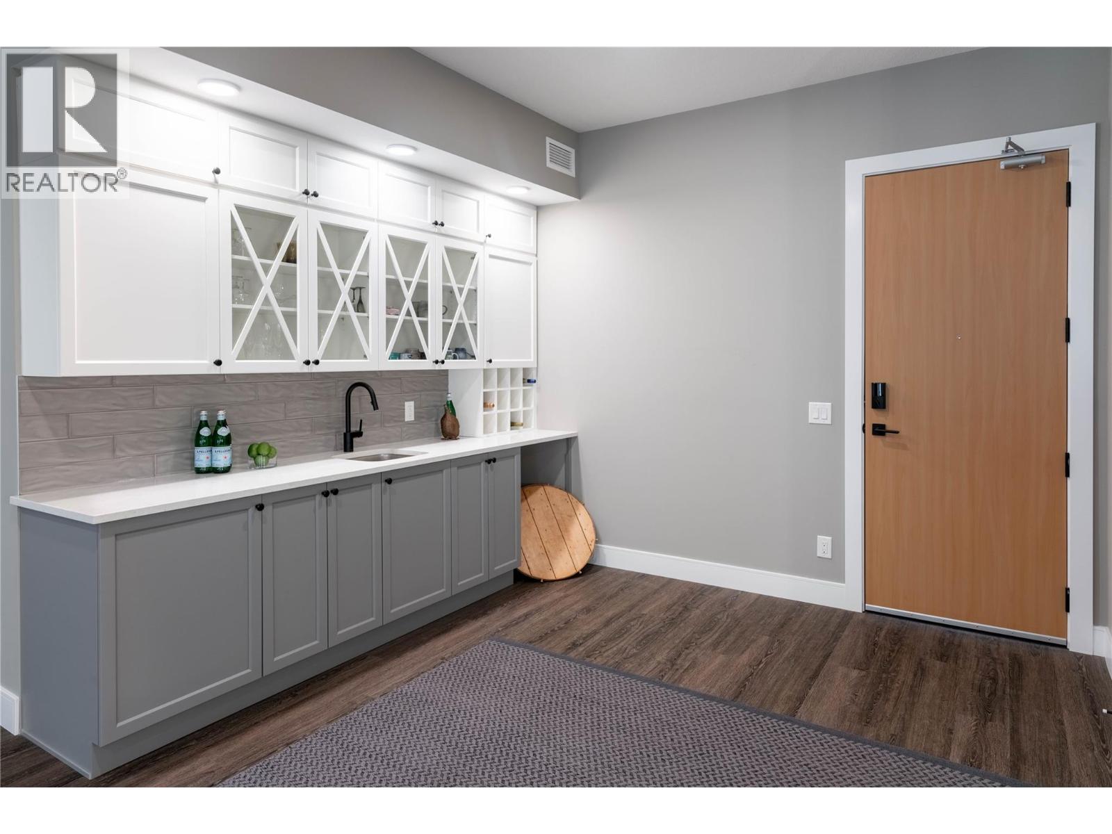 Picture for Unit #501, 529 Truswell  Road https://www.cirrealty.ca/reb/bc/5/10366495_25.jpg