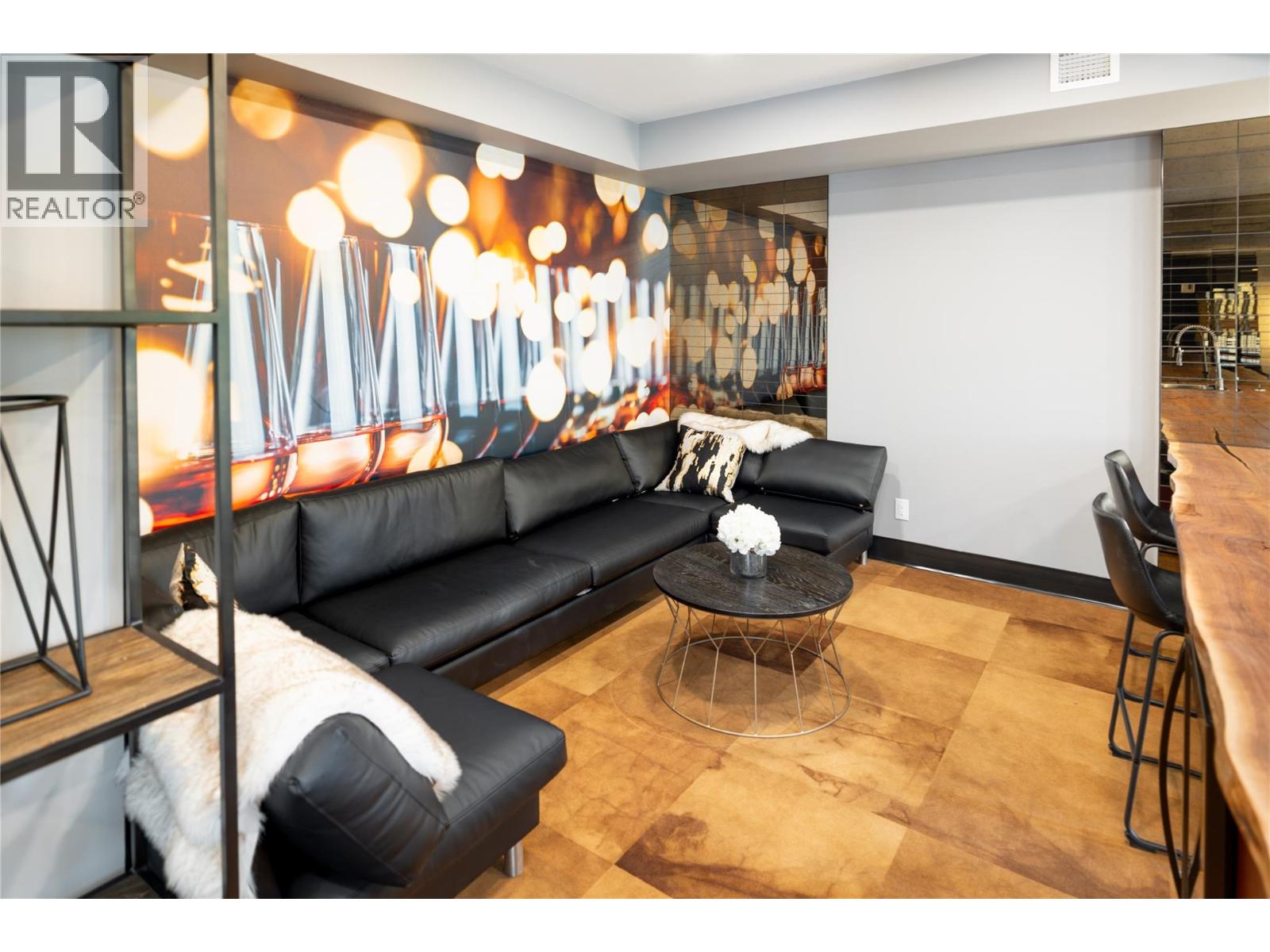 Picture for Unit #501, 529 Truswell  Road https://www.cirrealty.ca/reb/bc/5/10366495_49.jpg