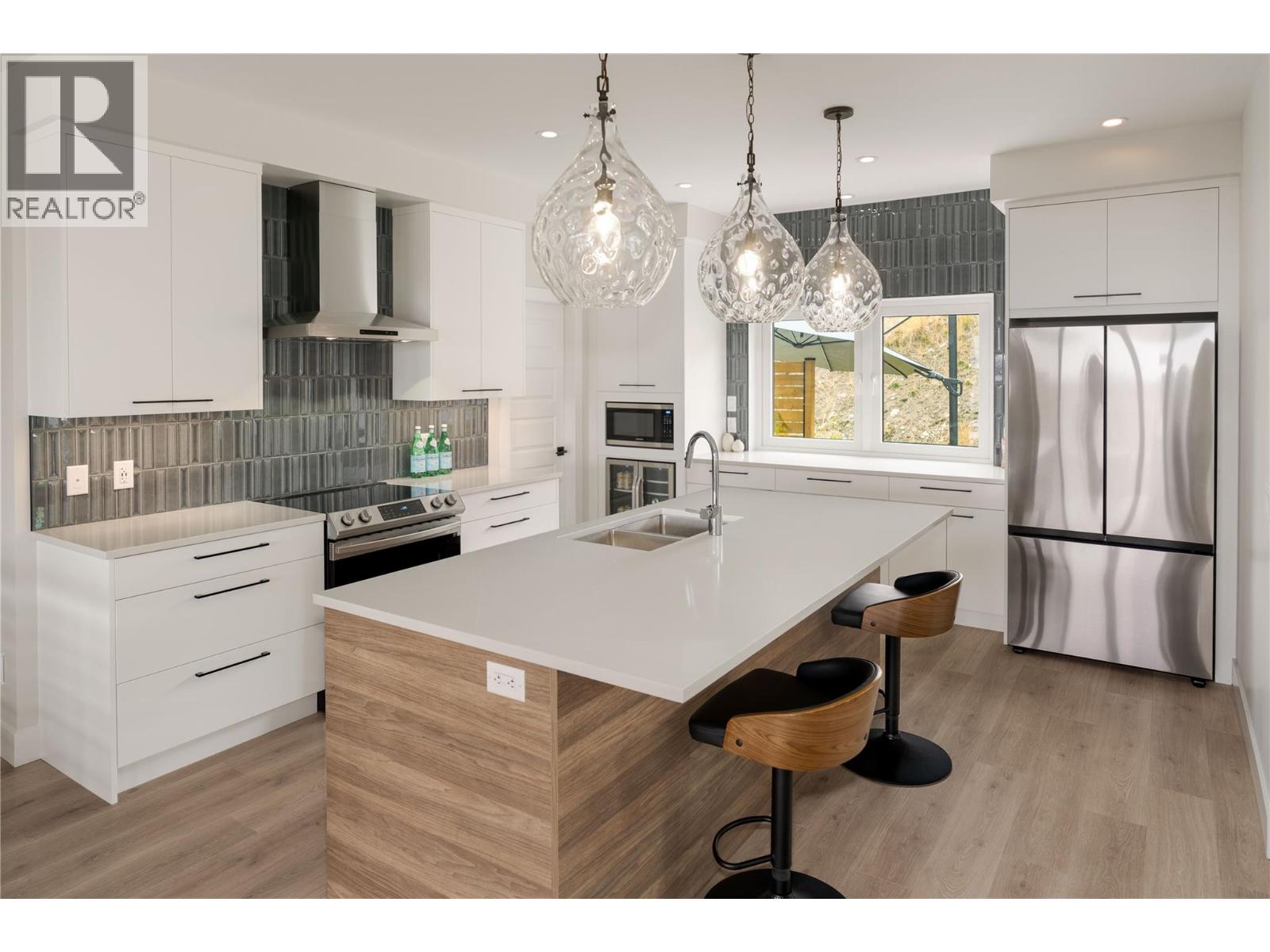 Picture for 1131 Collinson  Court https://www.cirrealty.ca/reb/bc/5/10366655_10.jpg