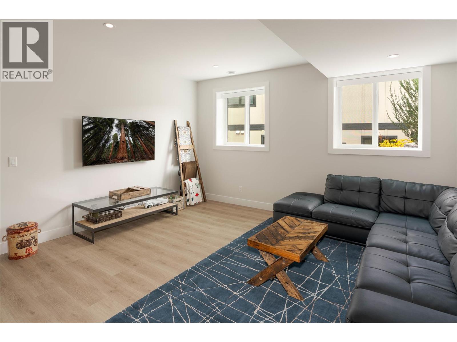 Picture for 1131 Collinson  Court https://www.cirrealty.ca/reb/bc/5/10366655_22.jpg