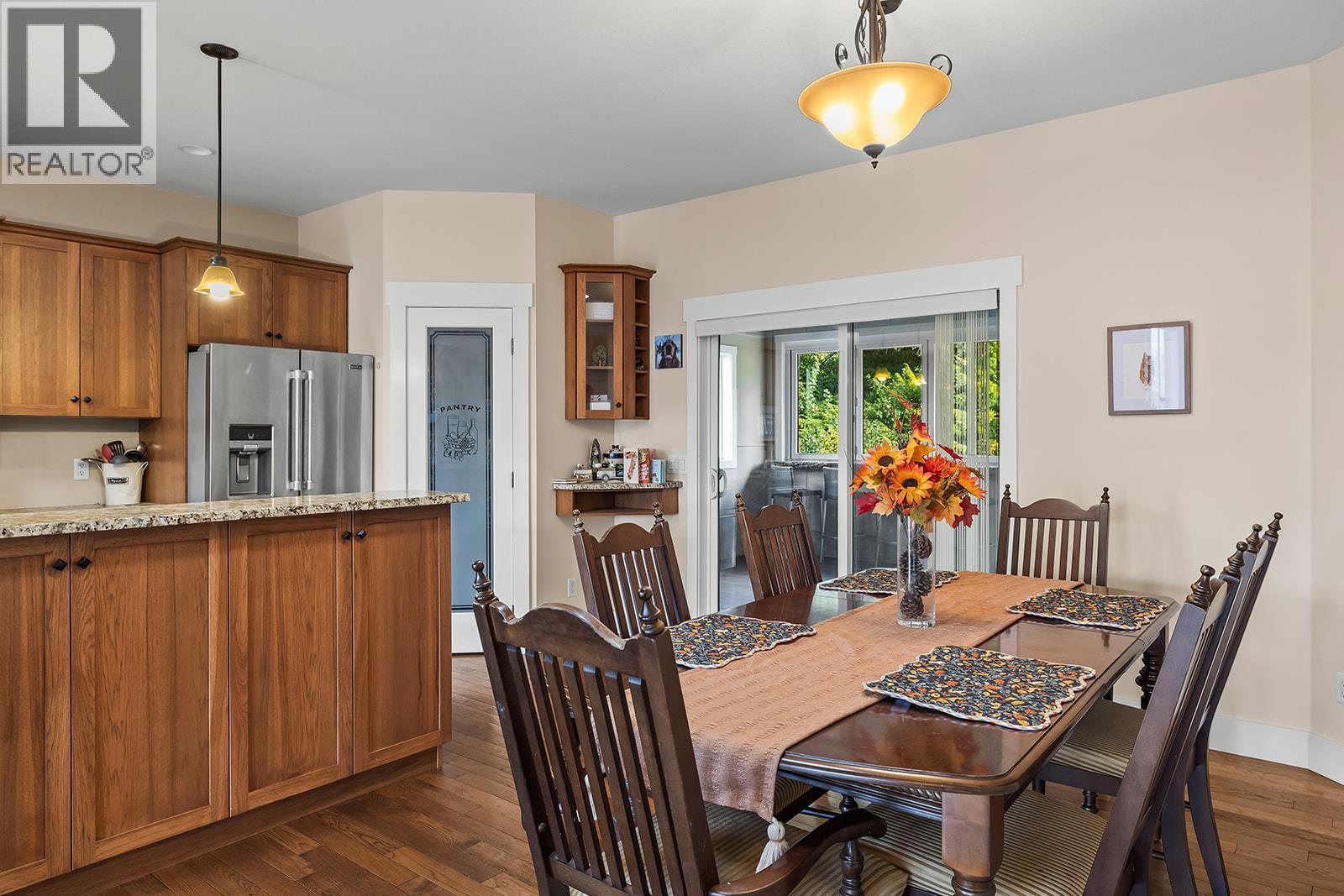 Picture for 3431 Camelback  Drive https://www.cirrealty.ca/reb/bc/5/10366675_10.jpg