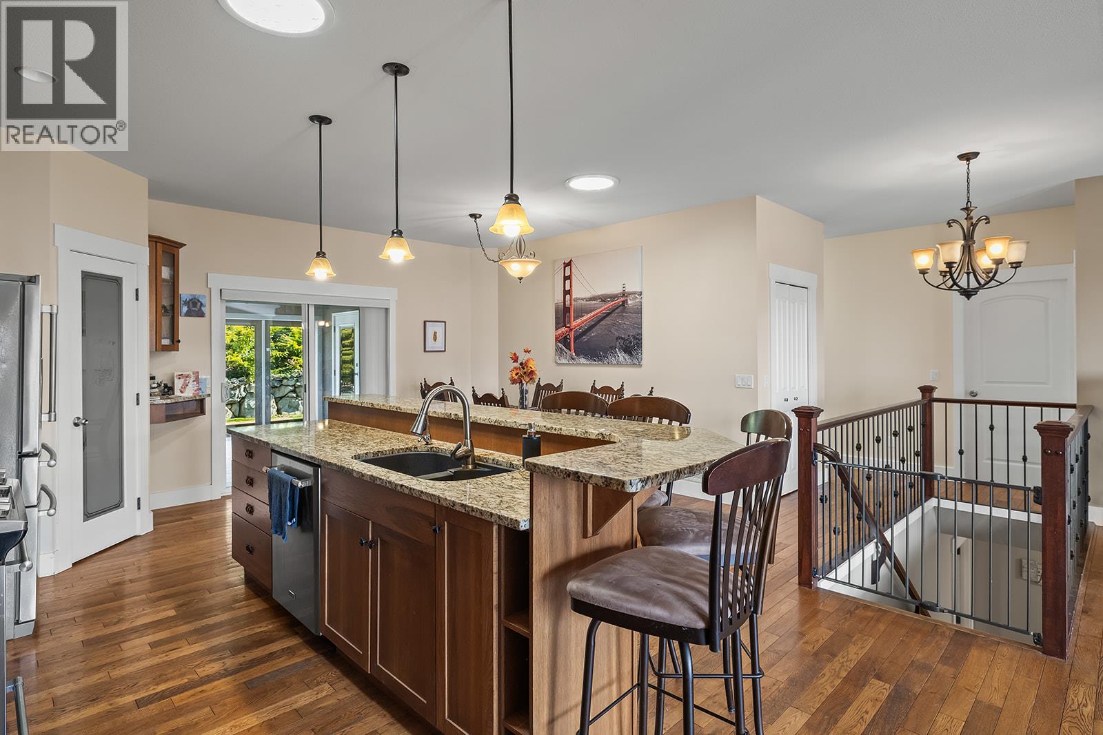 Picture for 3431 Camelback  Drive https://www.cirrealty.ca/reb/bc/5/10366675_12.jpg