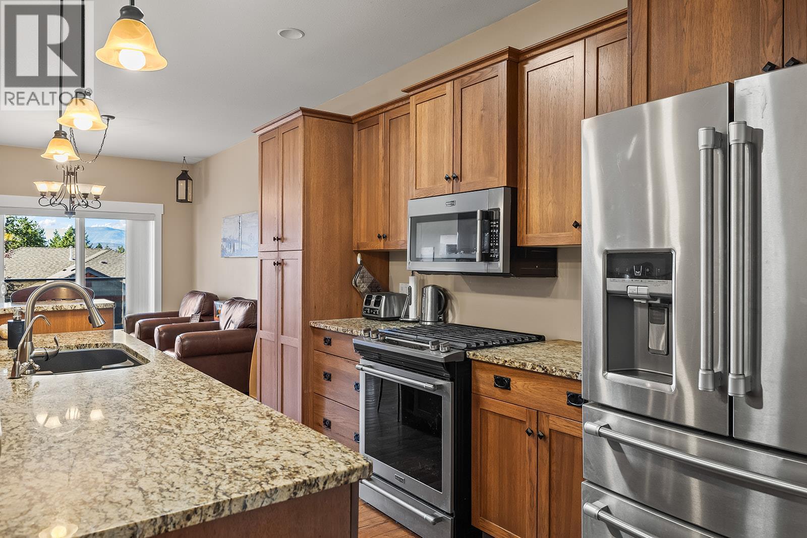 Picture for 3431 Camelback  Drive https://www.cirrealty.ca/reb/bc/5/10366675_13.jpg