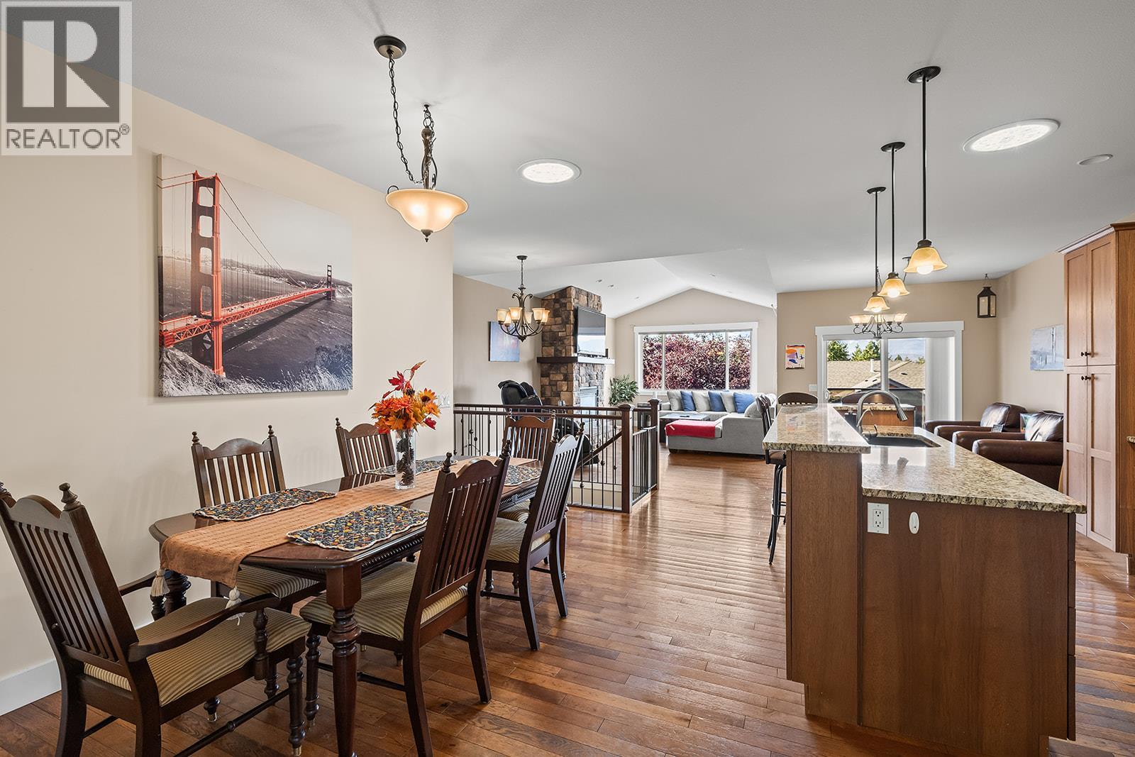 Picture for 3431 Camelback  Drive https://www.cirrealty.ca/reb/bc/5/10366675_15.jpg