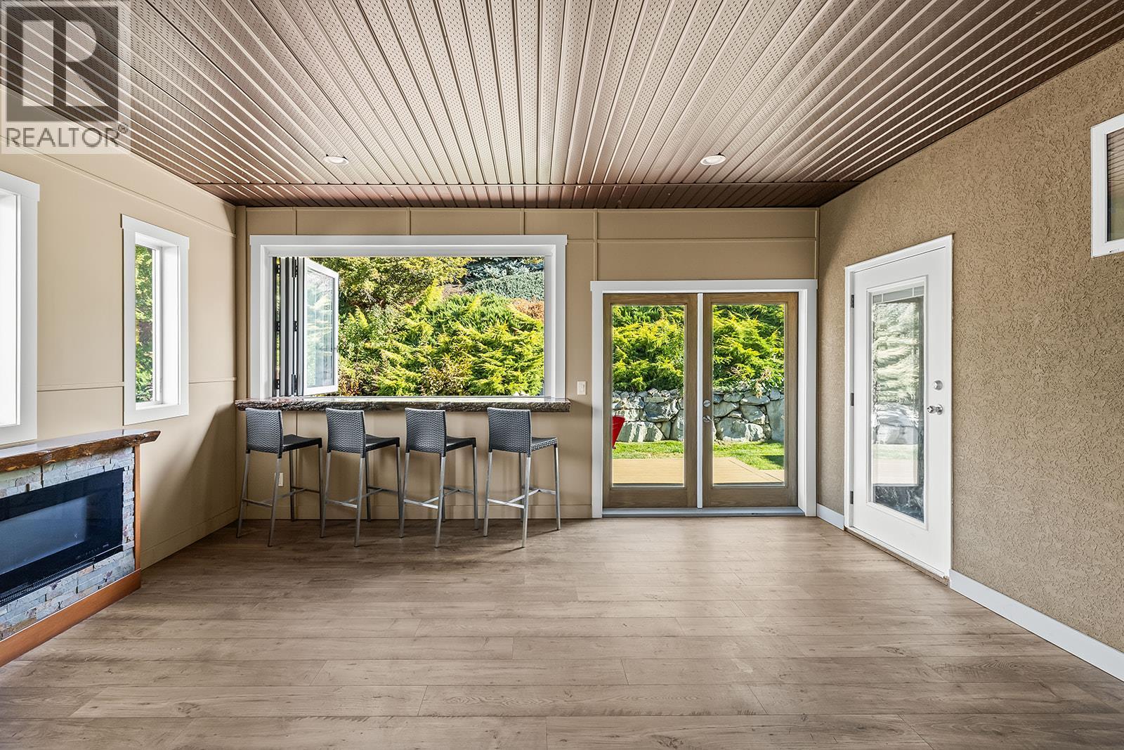 Picture for 3431 Camelback  Drive https://www.cirrealty.ca/reb/bc/5/10366675_23.jpg